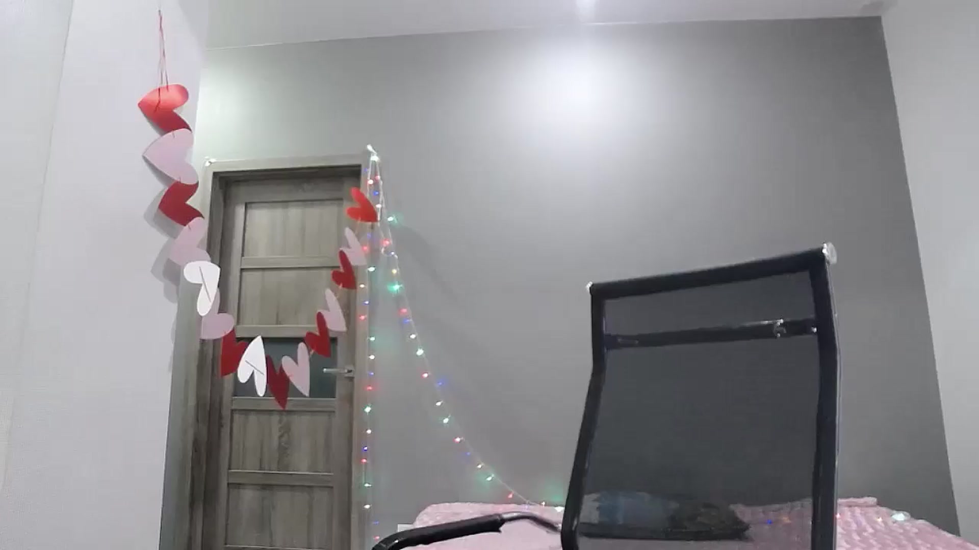 Gallery image thumbnail from XeniaMilf's myfreecams stream on, 11/17/2025, 14:43 image 9 of 20