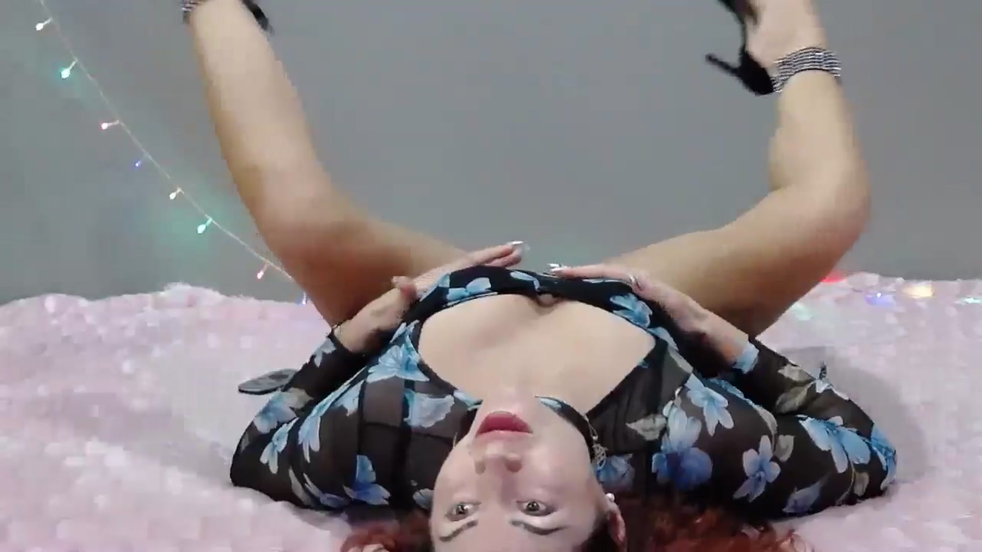 Gallery image thumbnail from XeniaMilf's myfreecams stream on, 11/29/2025, 13:46 image 17 of 20
