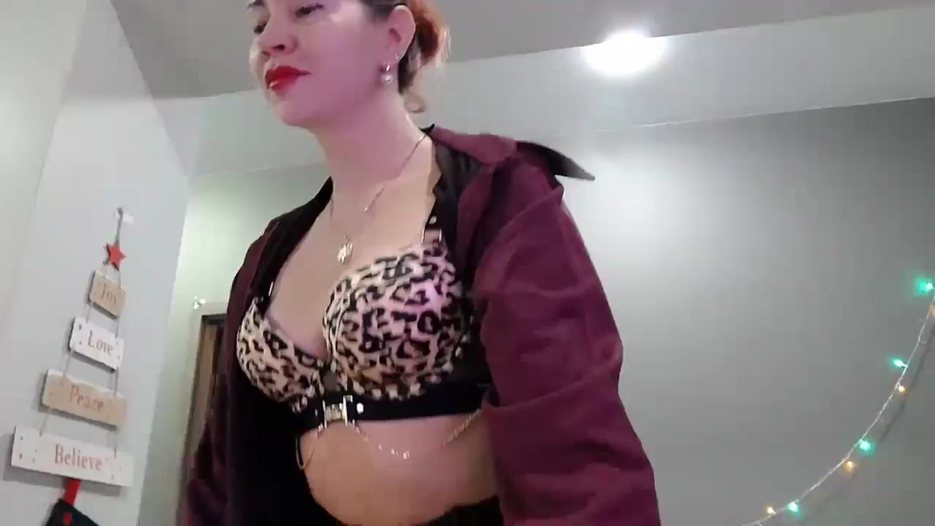Gallery image thumbnail from XeniaMilf's myfreecams stream on, 12/11/2025, 13:21 image 12 of 20