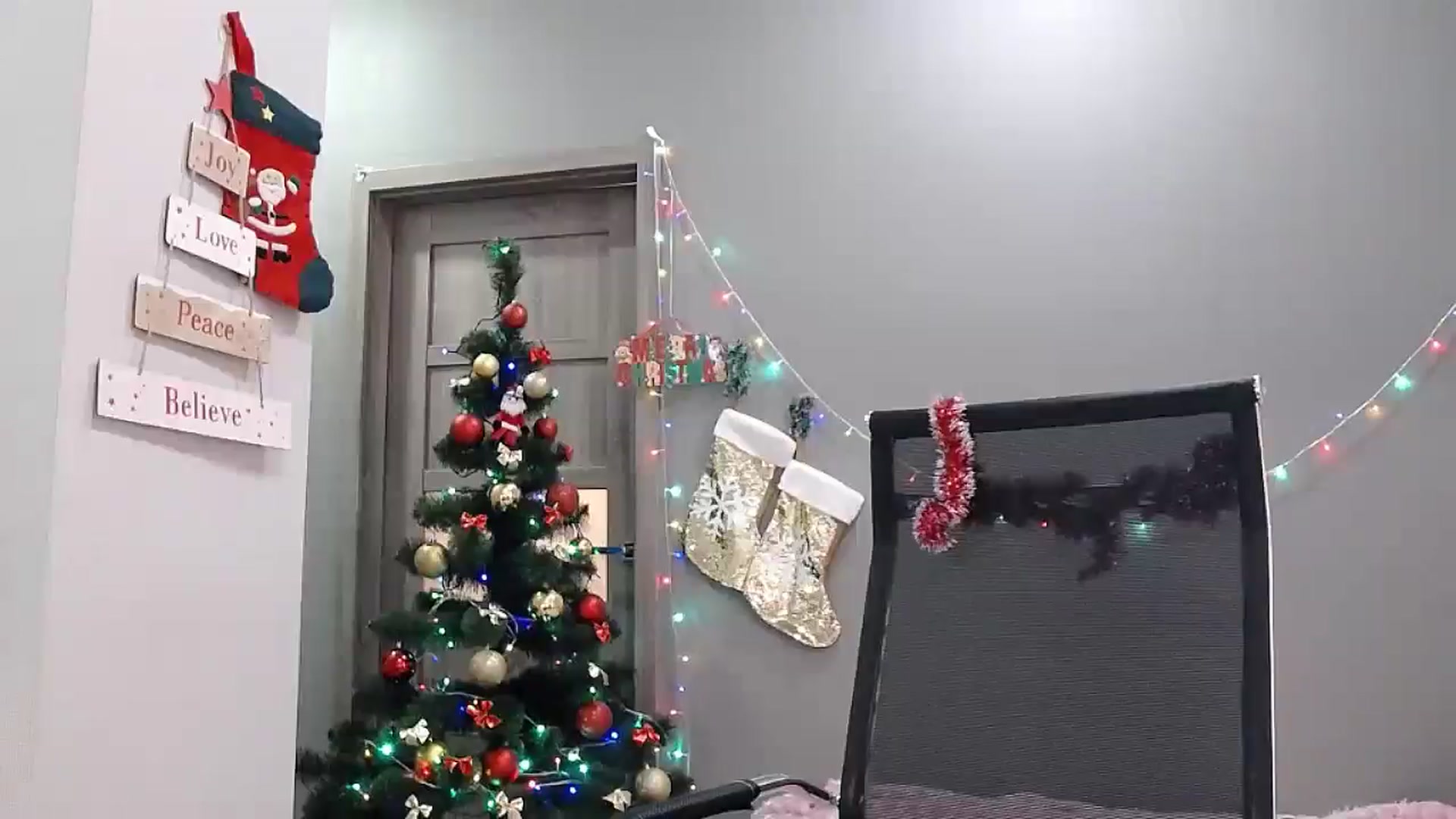 Gallery image thumbnail from XeniaMilf's myfreecams stream on, 12/13/2025, 13:02 image 13 of 20