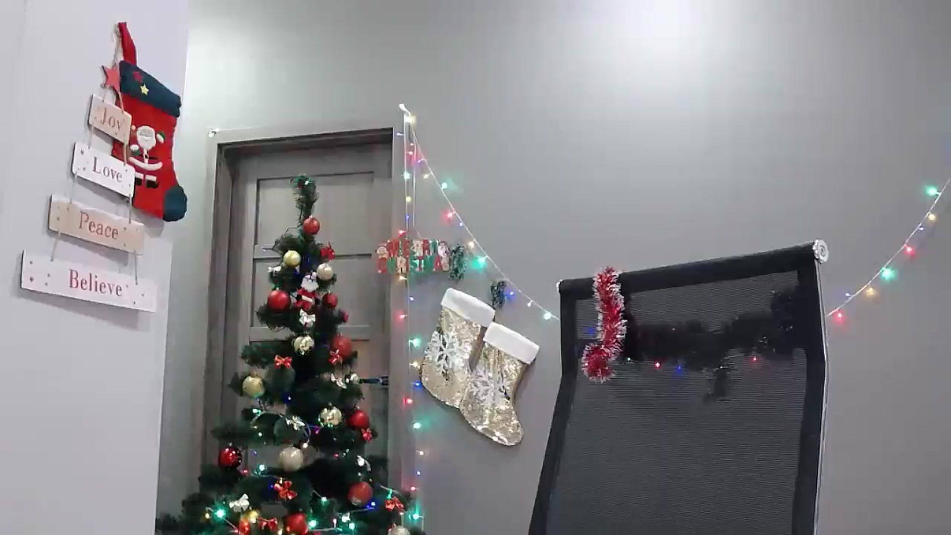 Gallery image thumbnail from XeniaMilf's myfreecams stream on, 12/14/2025, 17:29 image 2 of 20