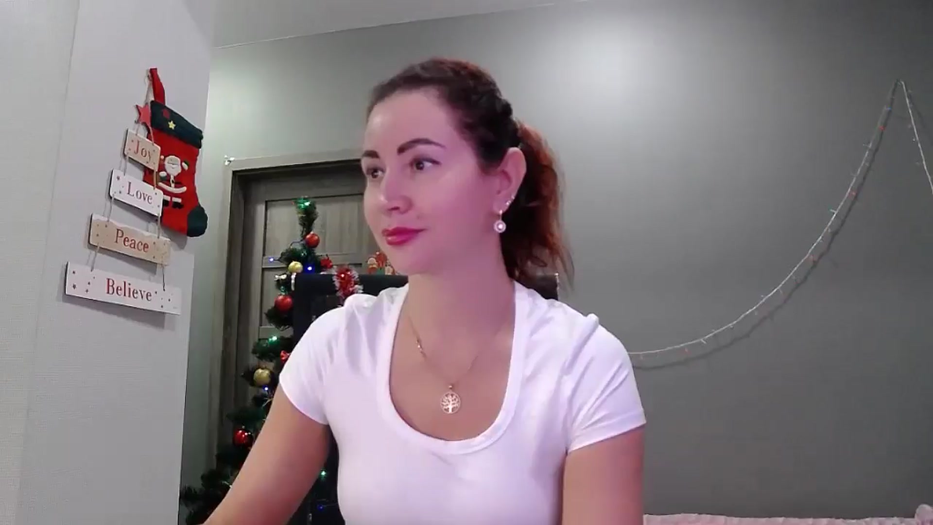 Gallery image thumbnail from XeniaMilf's myfreecams stream on, 12/16/2025, 16:42 image 4 of 20