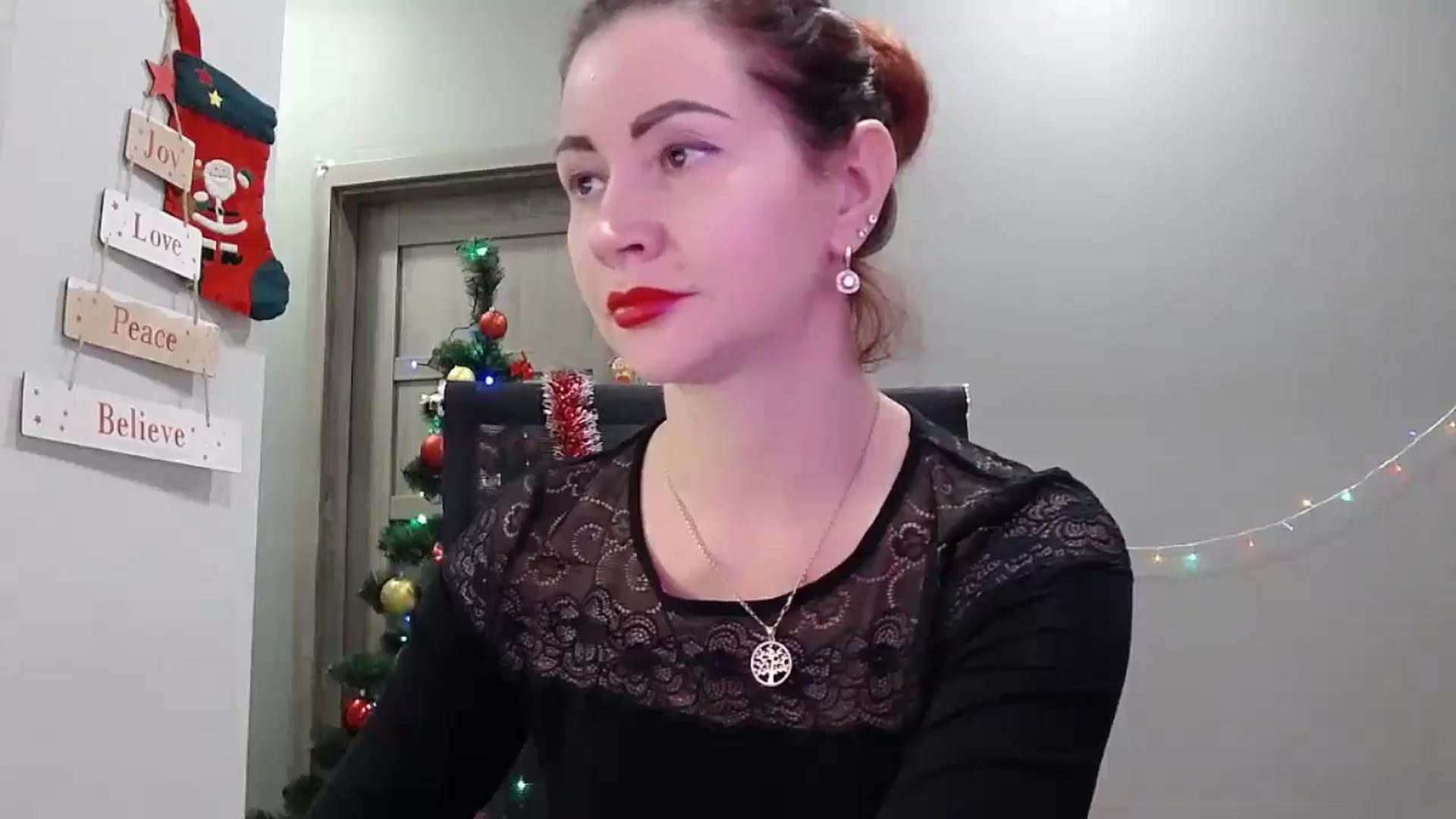 Gallery image thumbnail from XeniaMilf's myfreecams stream on, 12/18/2025, 13:47 image 9 of 20
