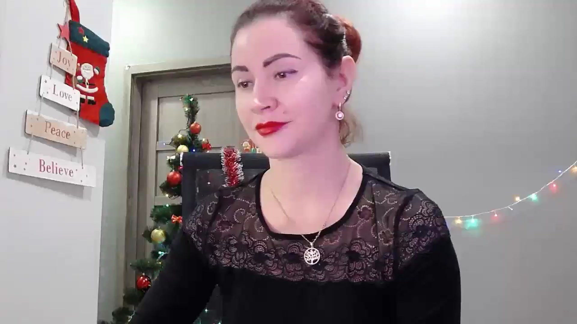 Gallery image thumbnail from XeniaMilf's myfreecams stream on, 12/18/2025, 13:47 image 10 of 20