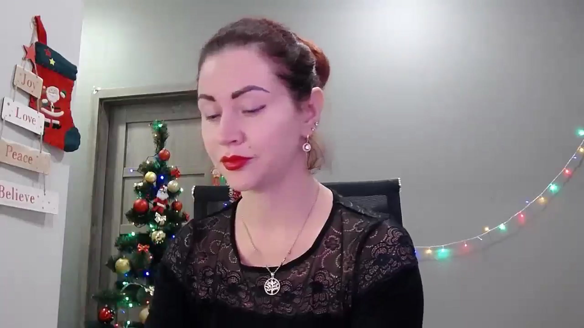 Gallery image thumbnail from XeniaMilf's myfreecams stream on, 12/18/2025, 13:47 image 4 of 20