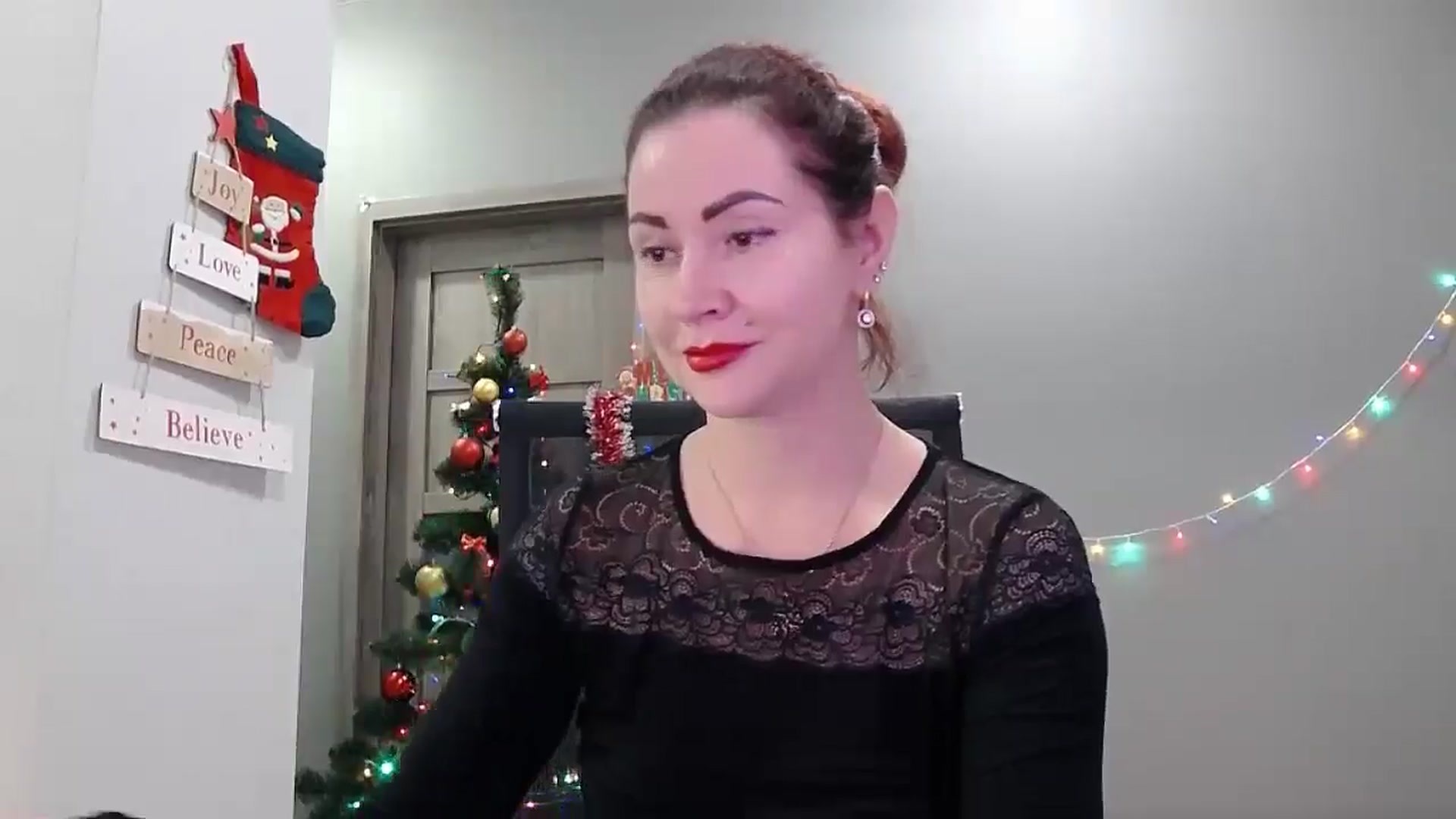 Gallery image thumbnail from XeniaMilf's myfreecams stream on, 12/18/2025, 13:47 image 15 of 20