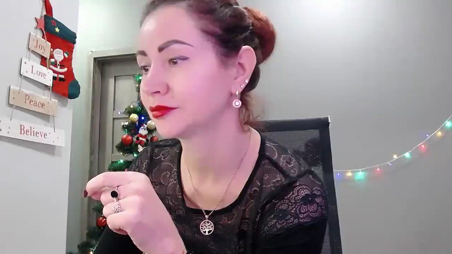 Gallery image thumbnail from XeniaMilf's myfreecams stream on, 12/18/2025, 13:47 image 5 of 20