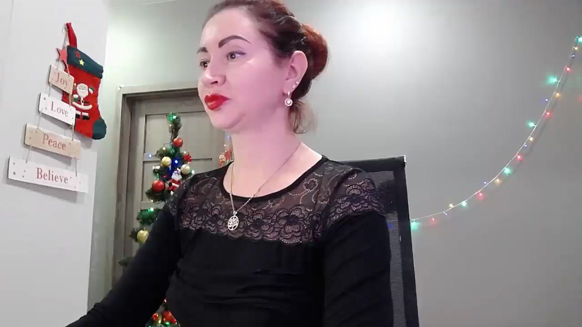 Gallery image thumbnail from XeniaMilf's myfreecams stream on, 12/18/2025, 13:47 image 11 of 20