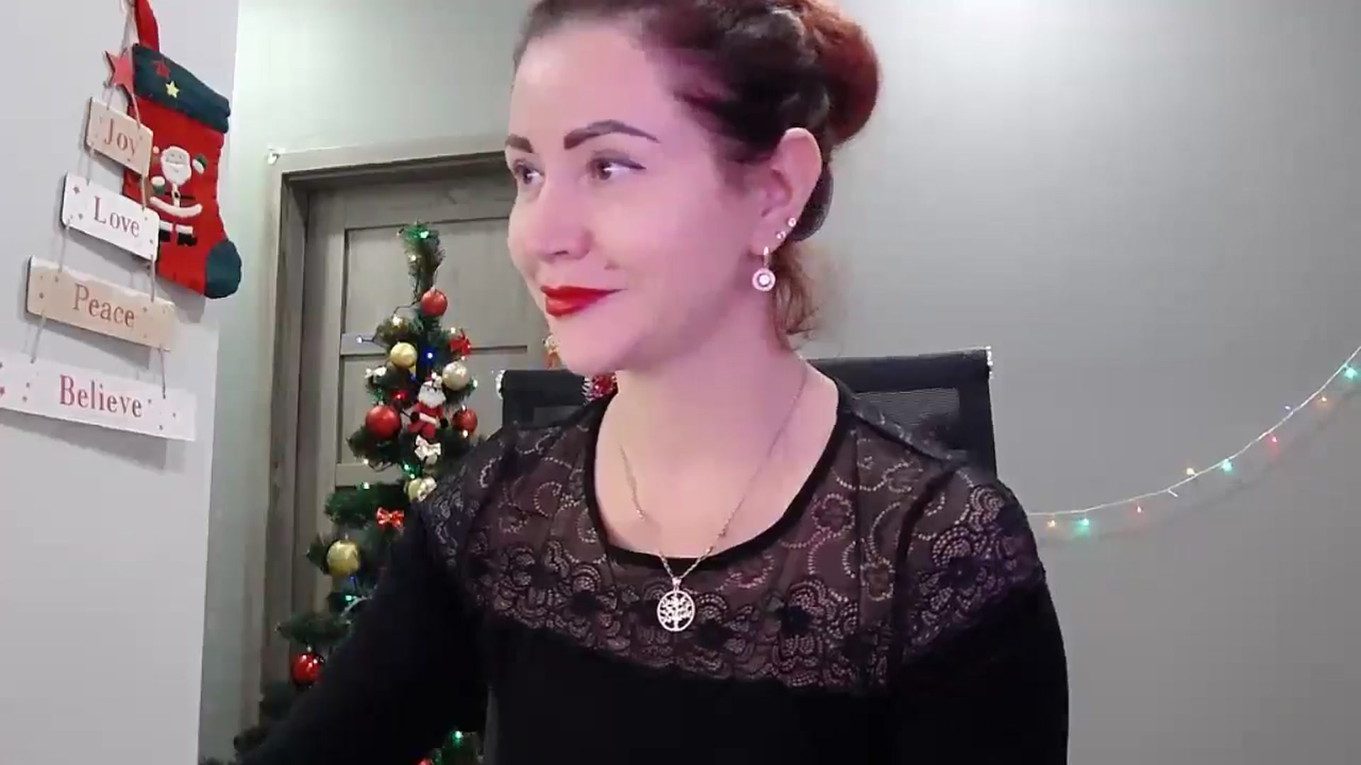 Gallery image thumbnail from XeniaMilf's myfreecams stream on, 12/18/2025, 13:47 image 6 of 20