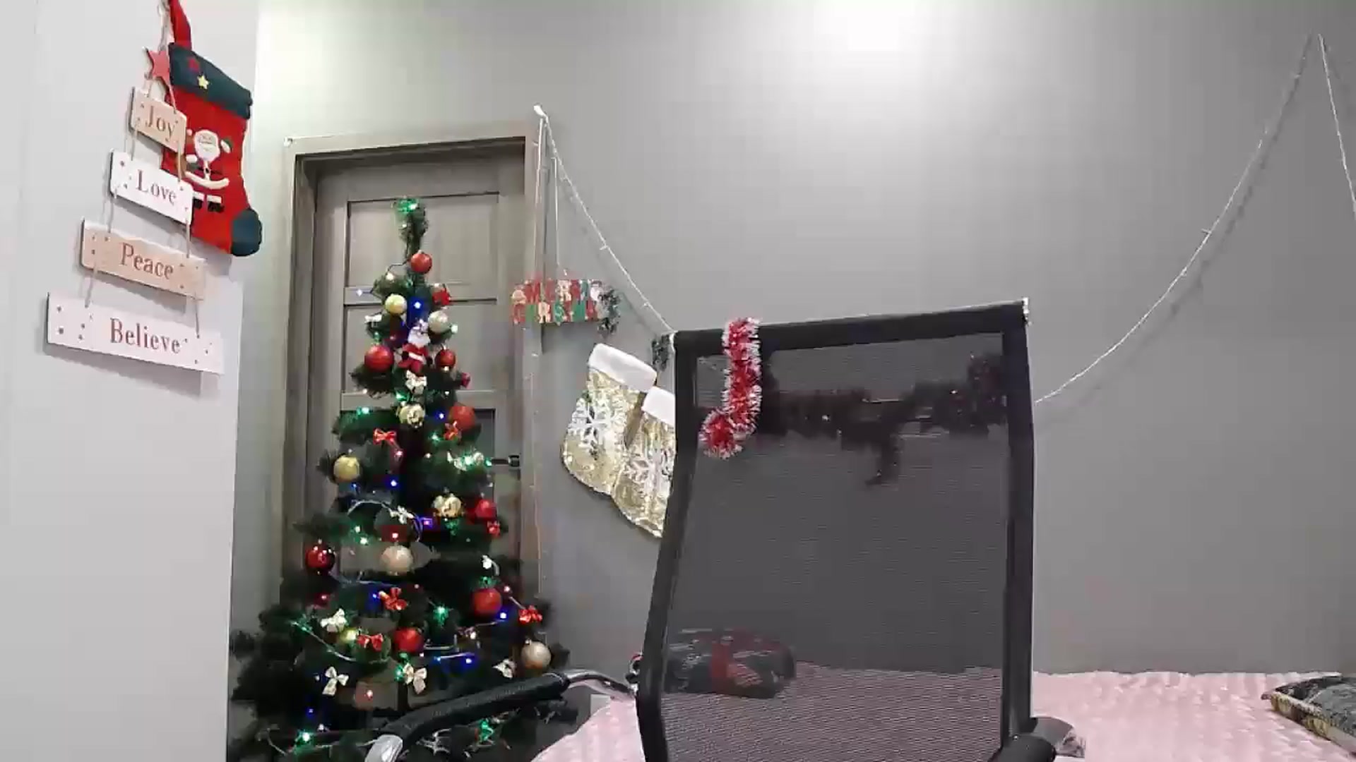 Gallery image thumbnail from XeniaMilf's myfreecams stream on, 12/19/2025, 17:26 image 5 of 20