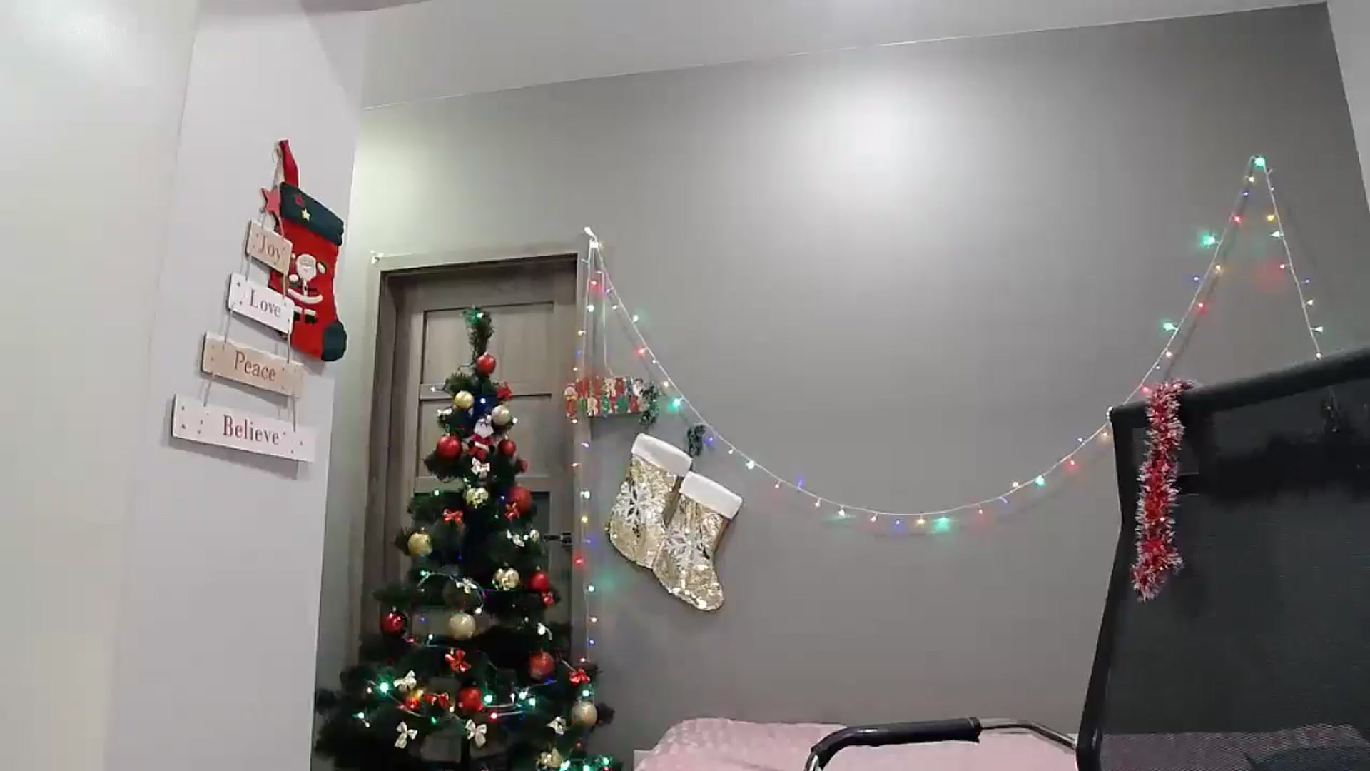 Gallery image thumbnail from XeniaMilf's myfreecams stream on, 12/21/2025, 16:09 image 10 of 20