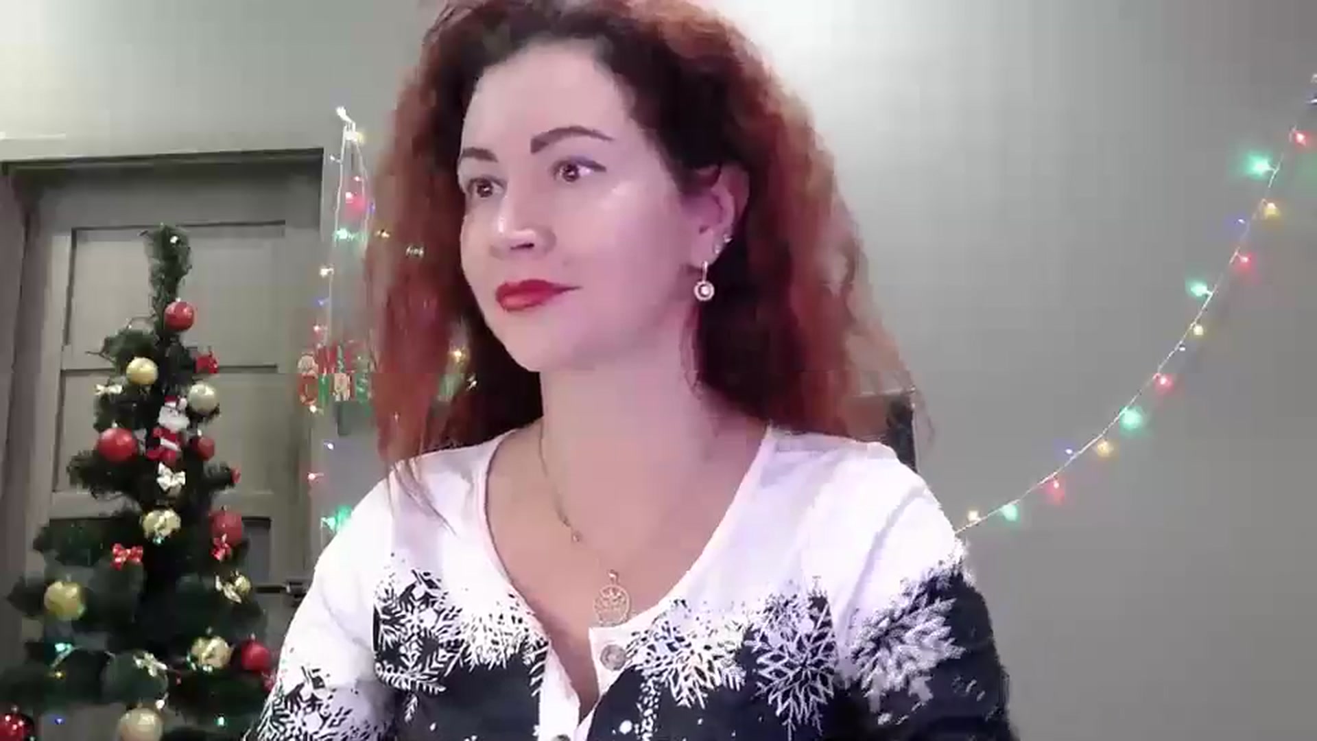 Gallery image thumbnail from XeniaMilf's myfreecams stream on, 12/25/2025, 12:54 image 17 of 20