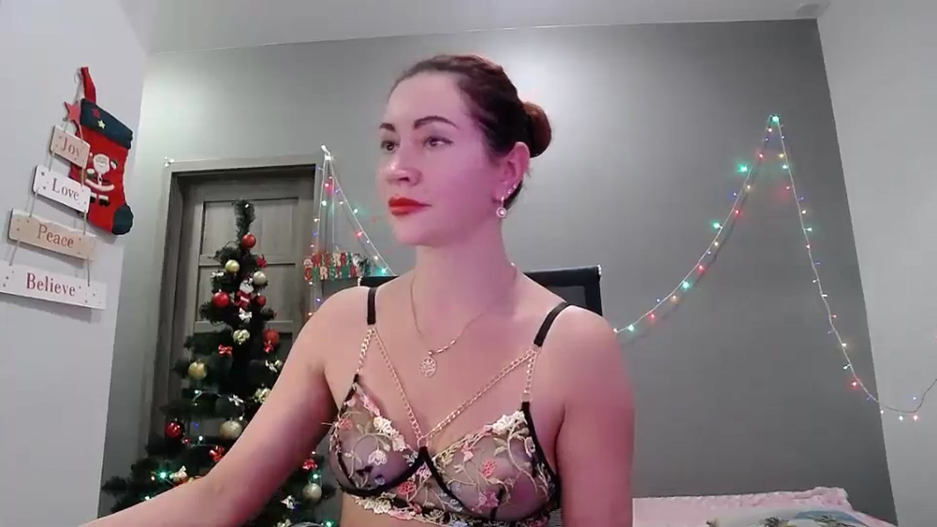 Gallery image thumbnail from XeniaMilf's myfreecams stream on, 12/25/2025, 16:36 image 19 of 20
