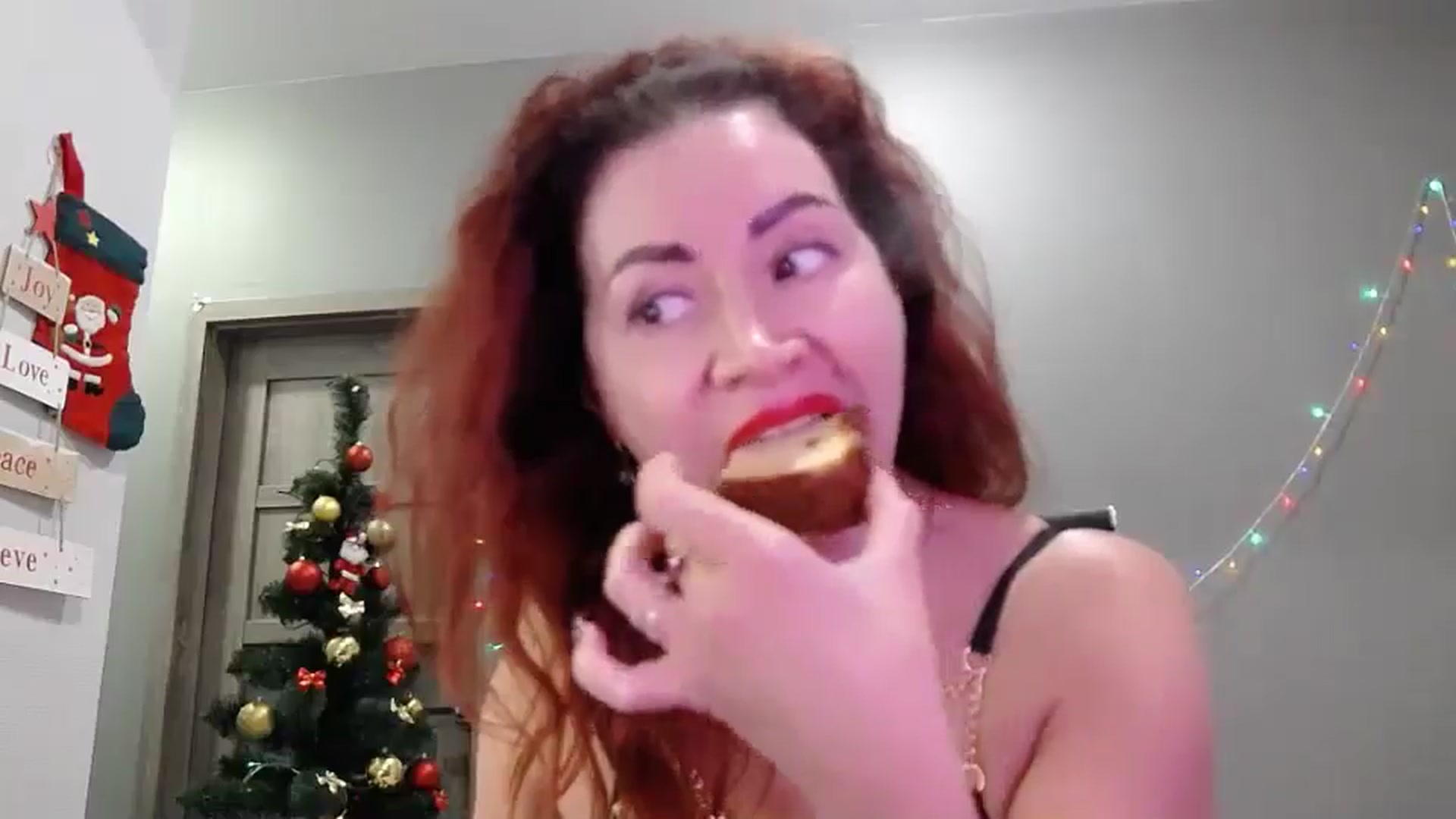 Gallery image thumbnail from XeniaMilf's myfreecams stream on, 12/25/2025, 16:36 image 2 of 20