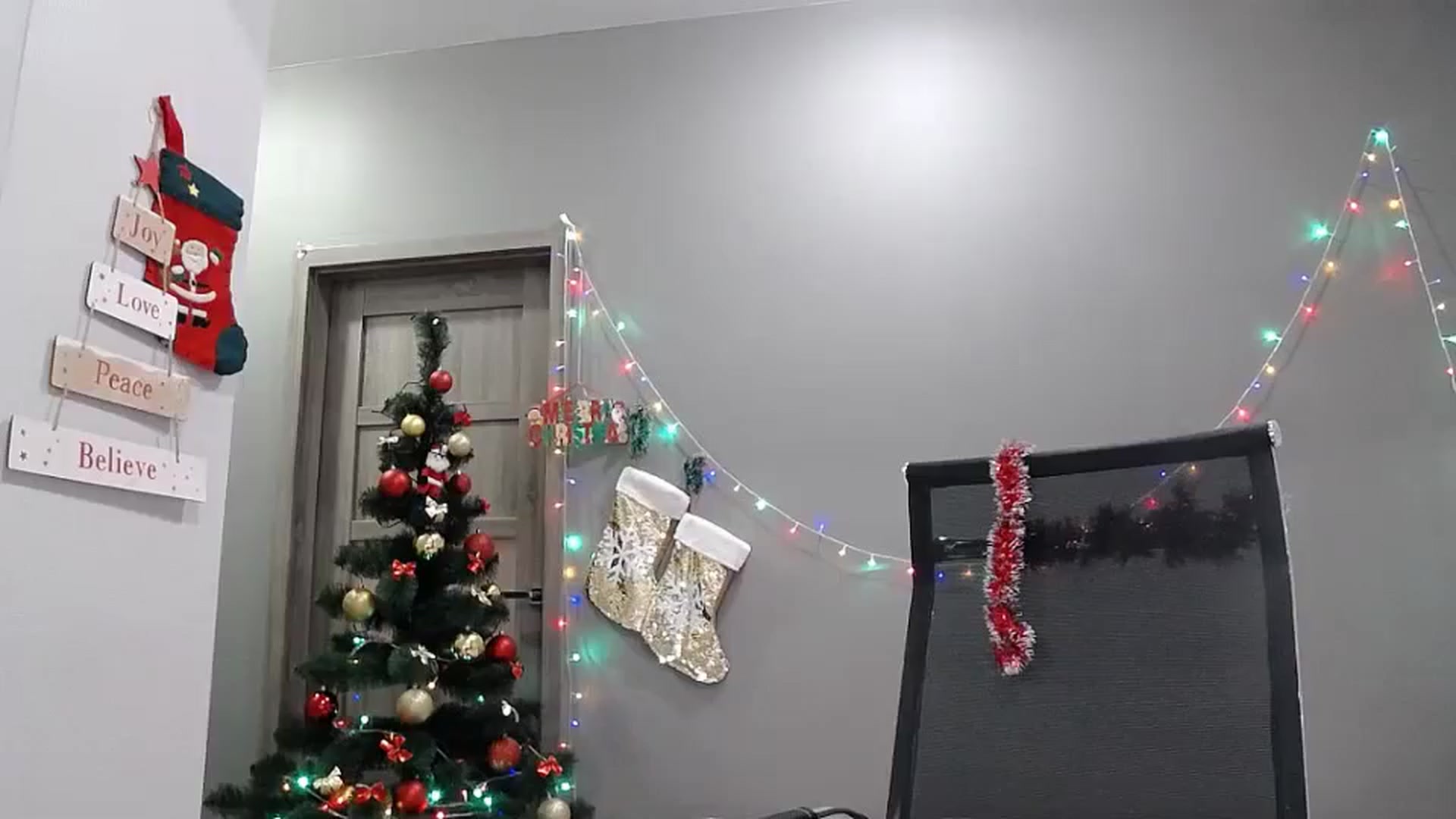 Gallery image thumbnail from XeniaMilf's myfreecams stream on, 12/26/2025, 13:11 image 1 of 20