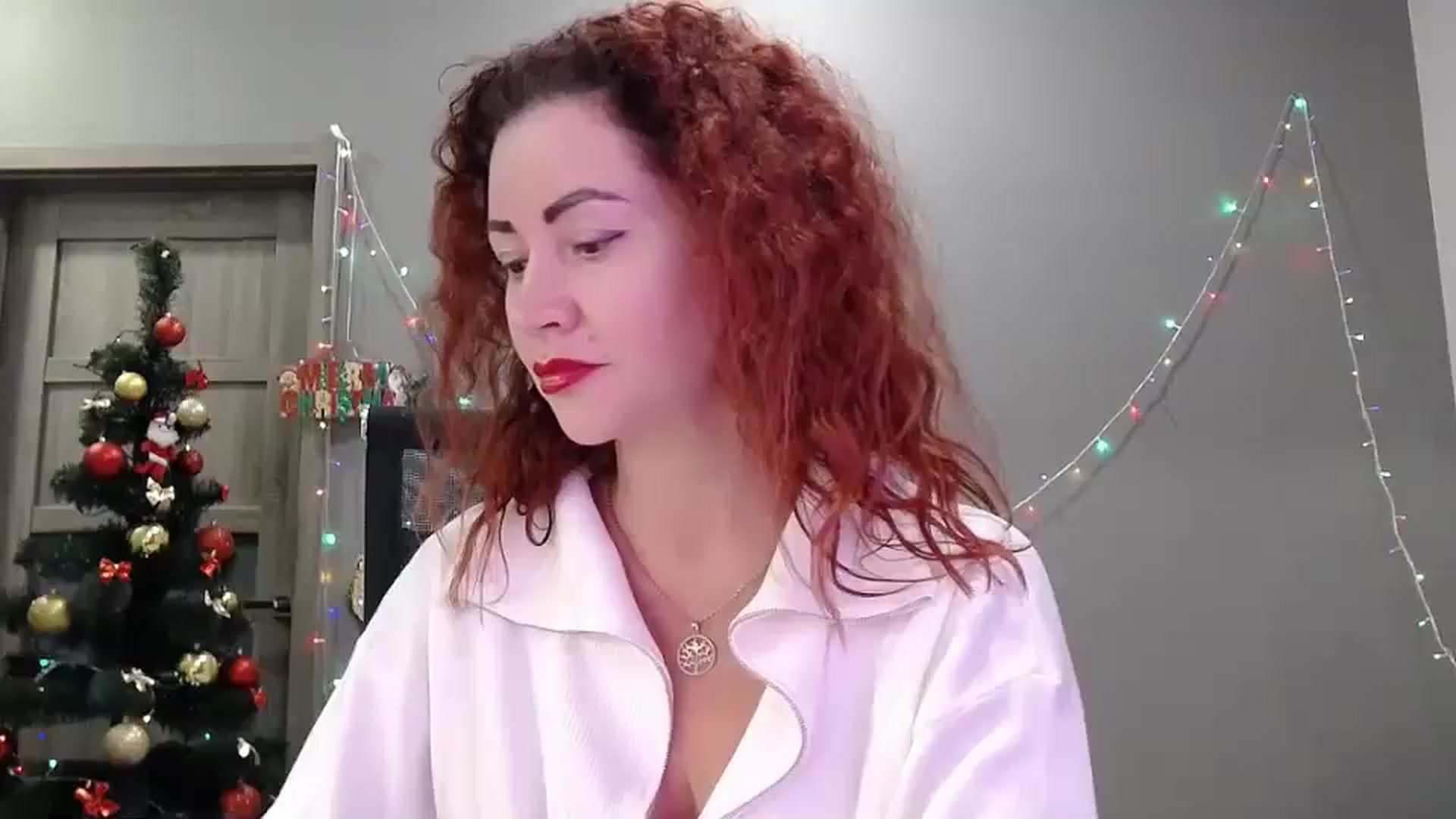 Gallery image thumbnail from XeniaMilf's myfreecams stream on, 12/29/2025, 16:56 image 11 of 20