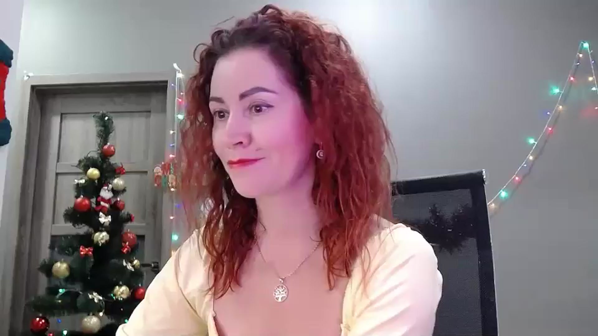 Gallery image thumbnail from XeniaMilf's myfreecams stream on, 01/05/2026, 16:37 image 19 of 20