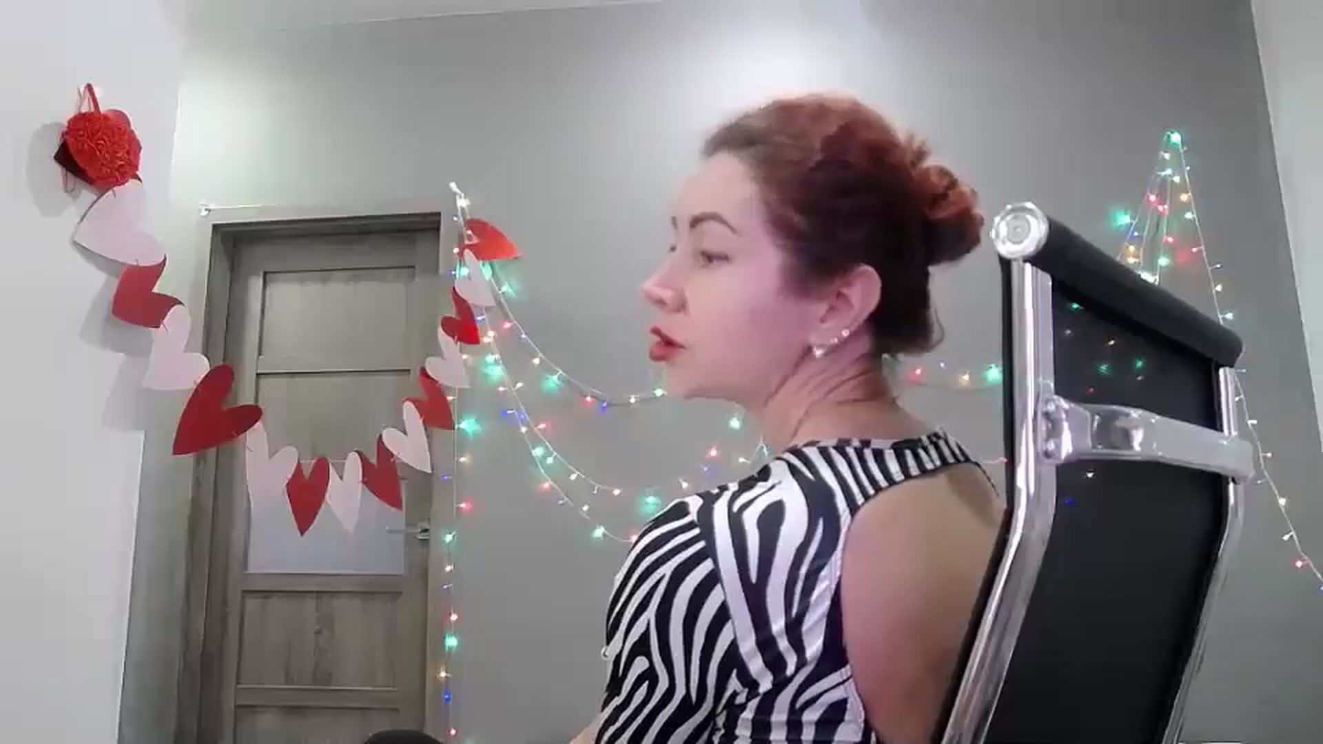 Gallery image thumbnail from XeniaMilf's myfreecams stream on, 02/19/2026, 14:11 image 9 of 20