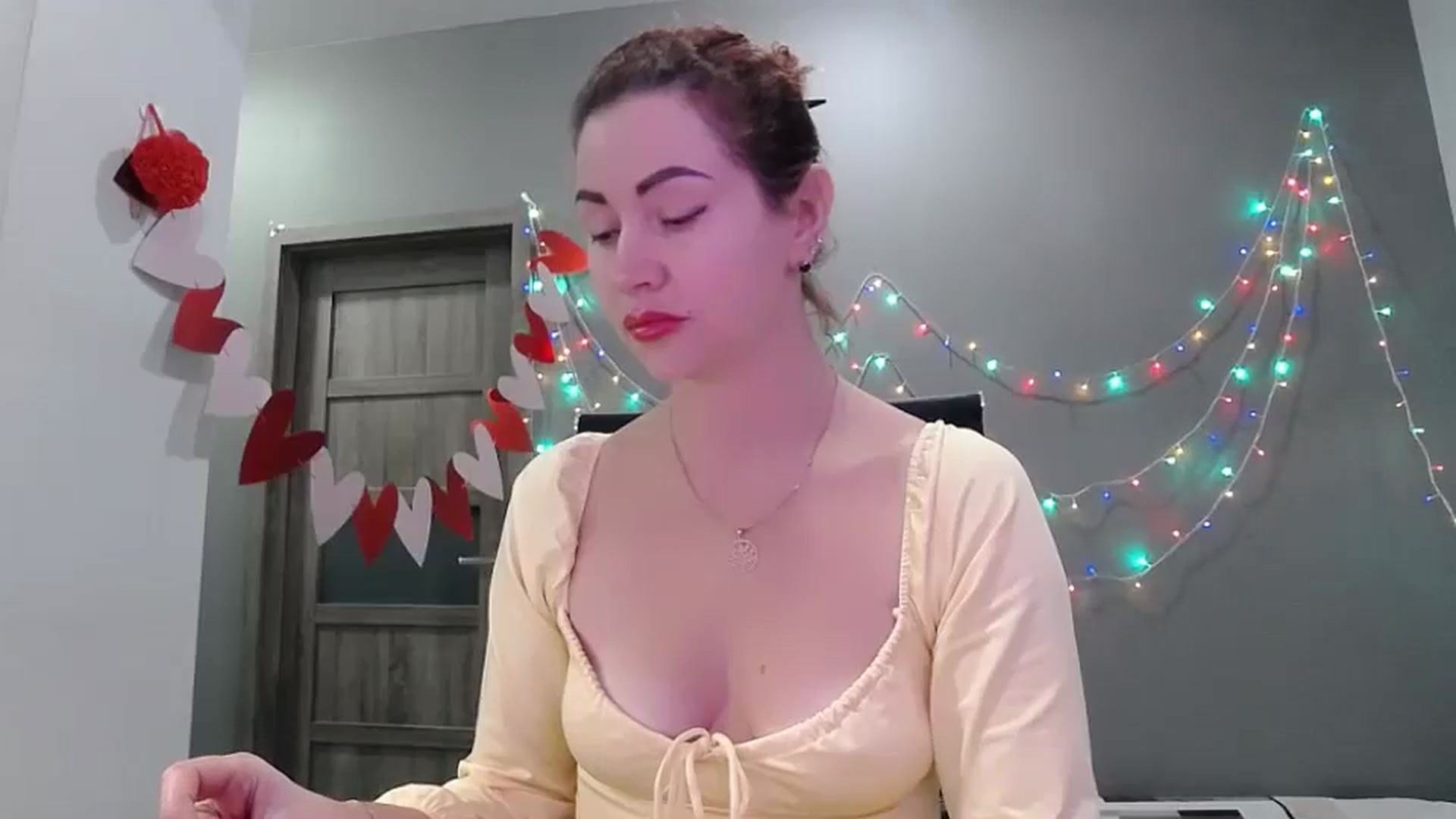 Gallery image thumbnail from XeniaMilf's myfreecams stream on, 02/23/2026, 17:06 image 17 of 20