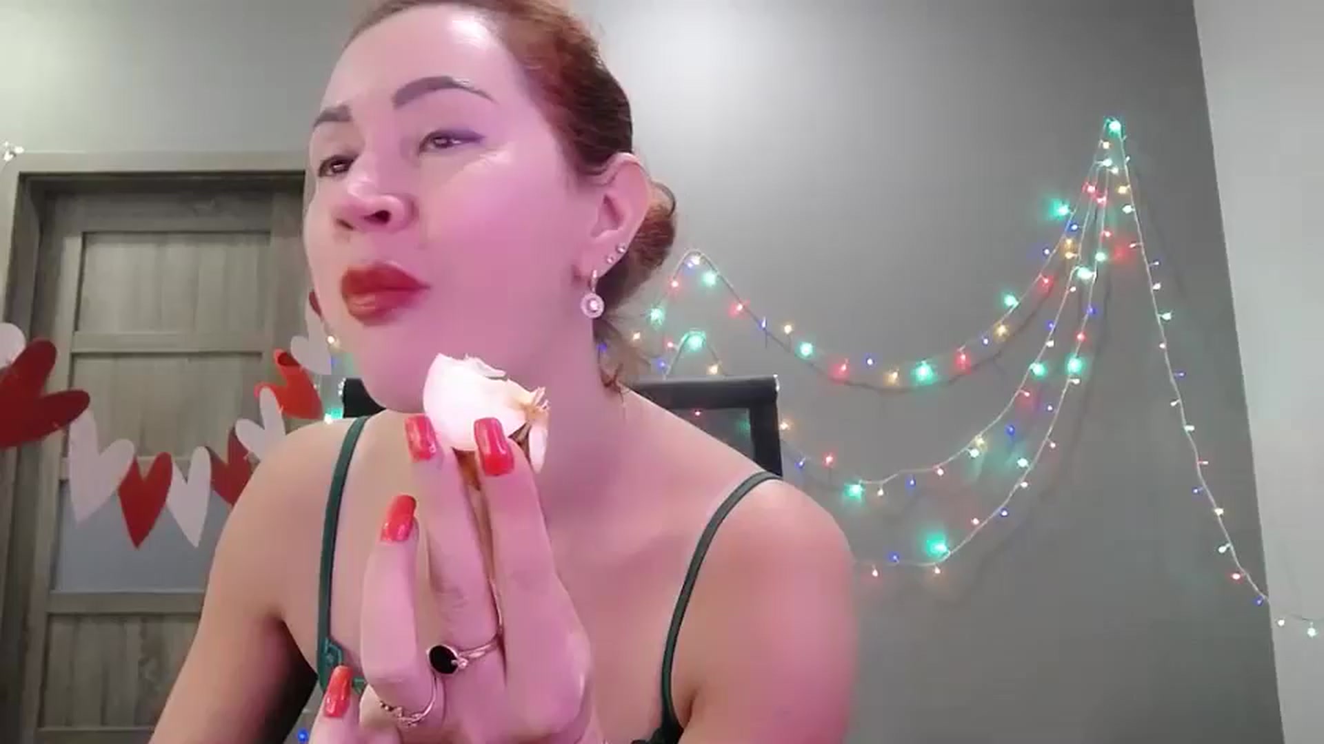 Gallery image thumbnail from XeniaMilf's myfreecams stream on, 03/05/2026, 15:53 image 1 of 20