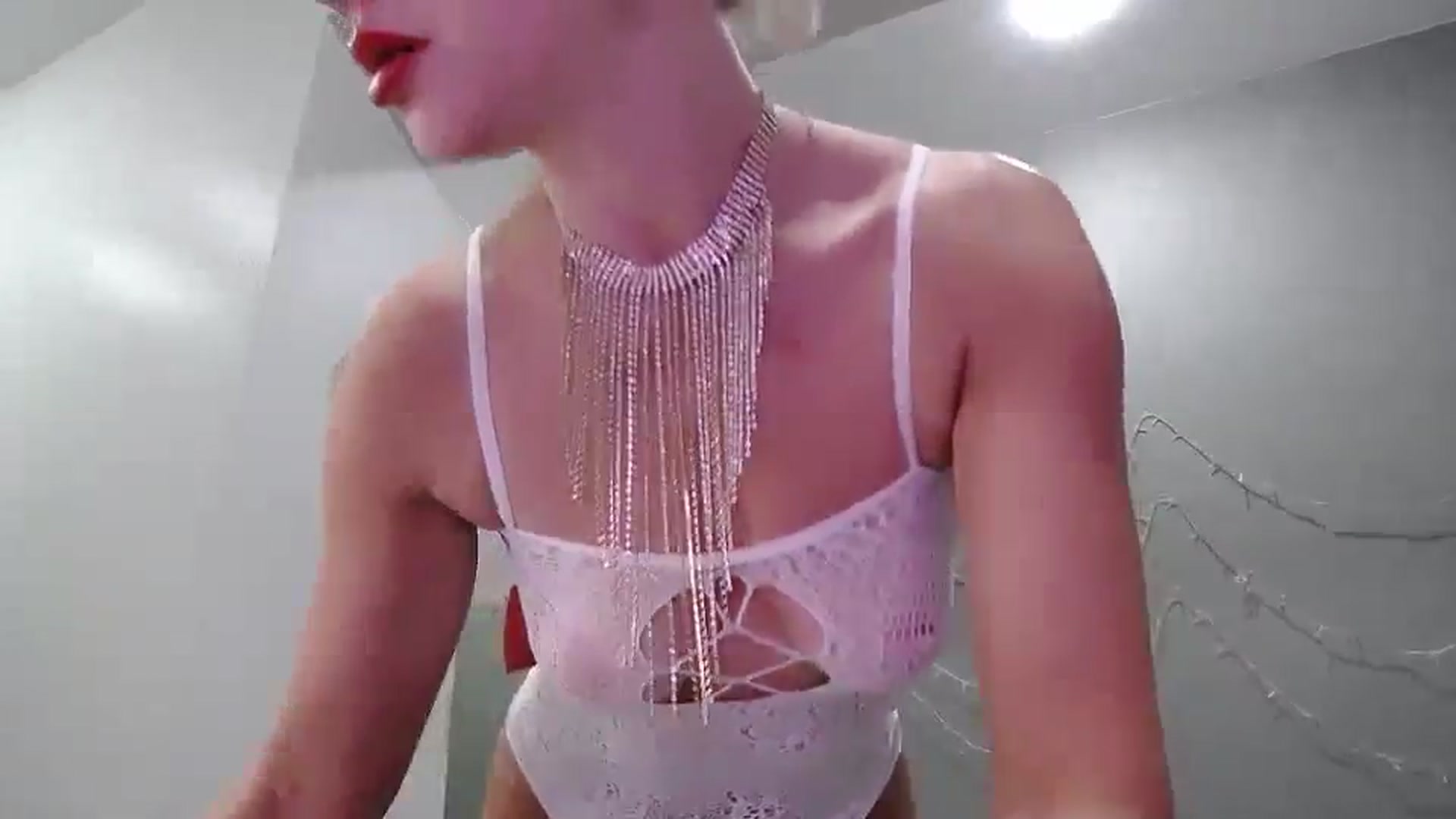 Gallery image thumbnail from XeniaMilf's myfreecams stream on, 04/11/2026, 16:37 image 17 of 20