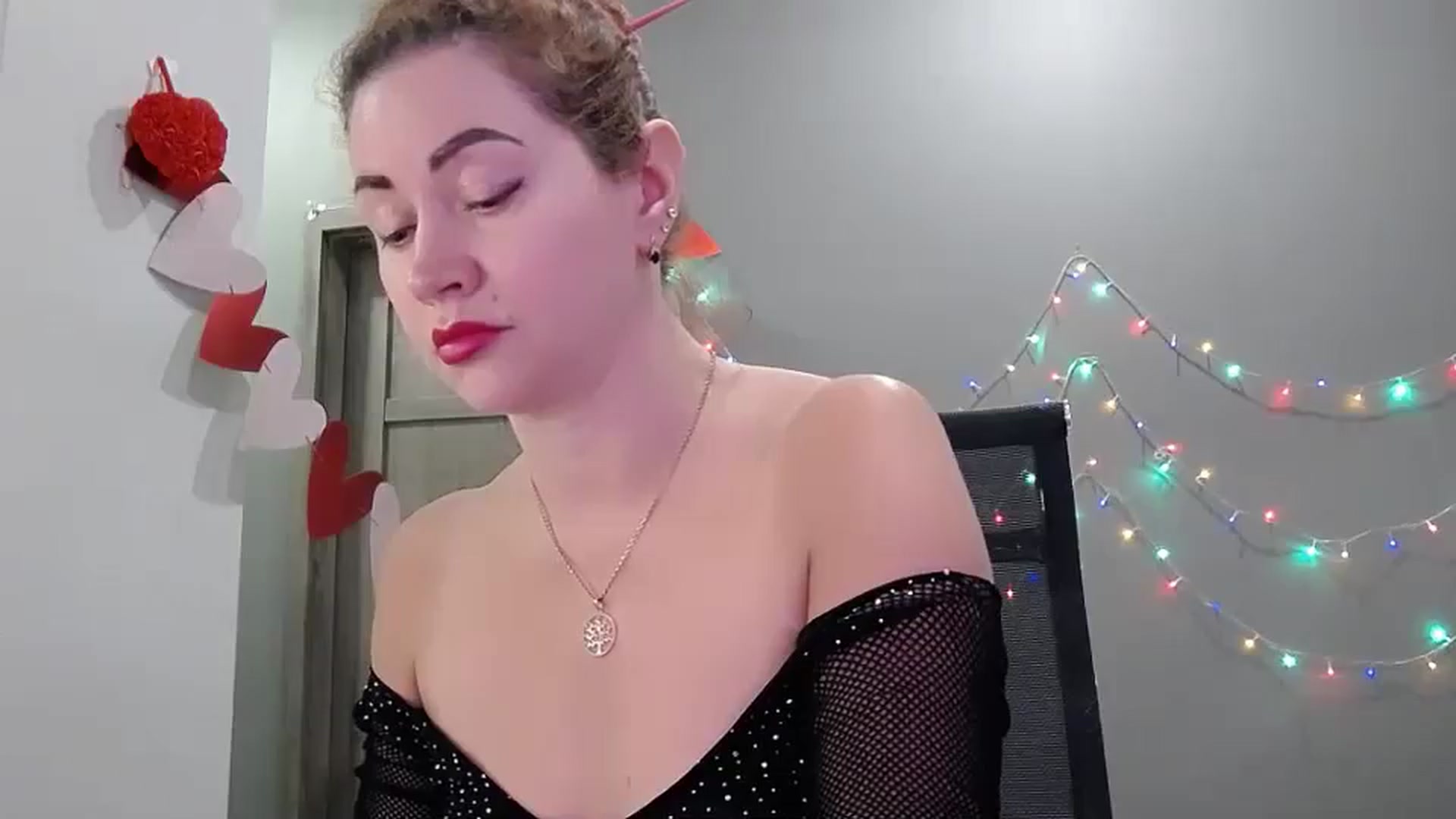 Gallery image thumbnail from XeniaMilf's myfreecams stream on, 04/15/2026, 12:57 image 12 of 20
