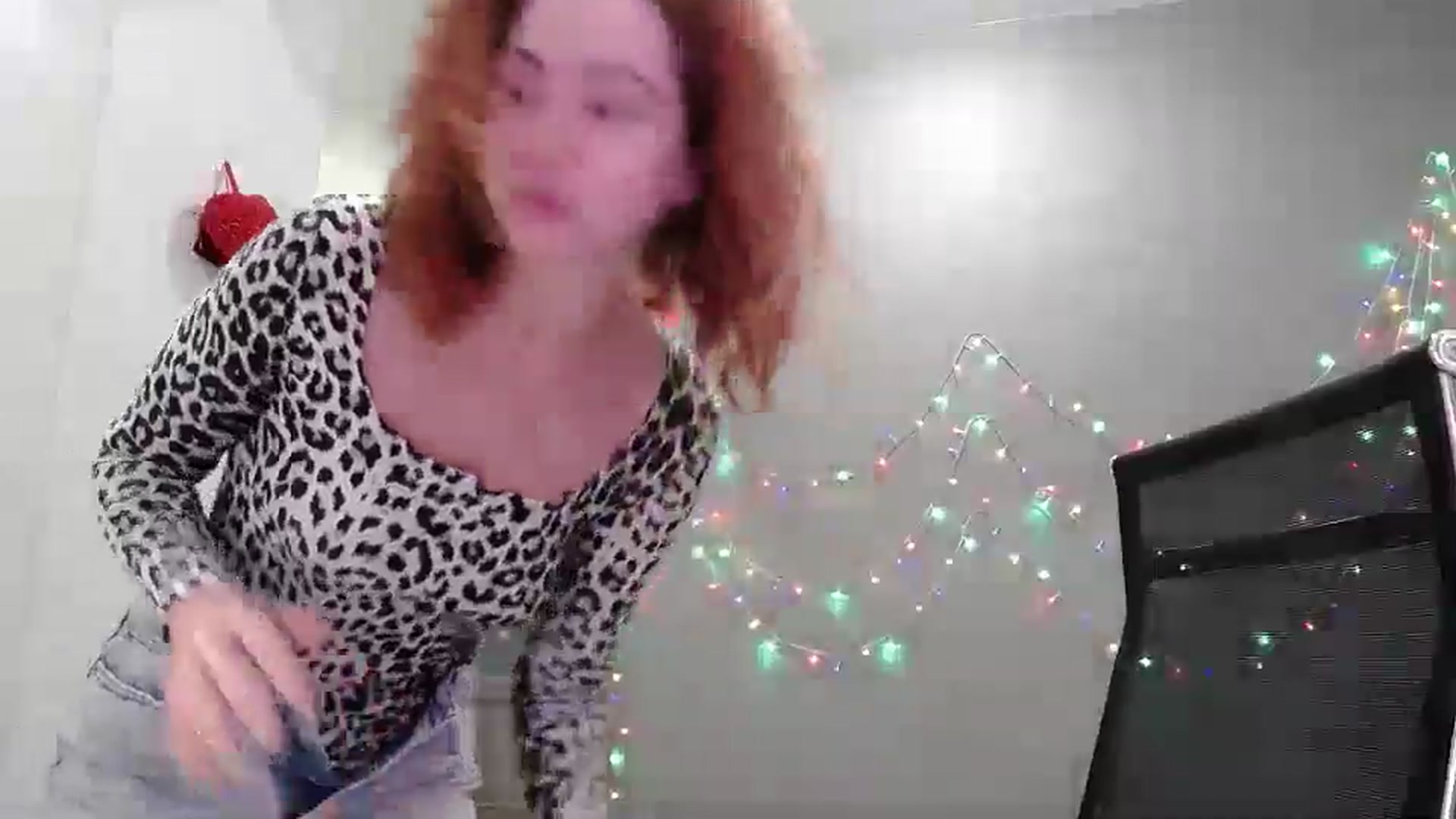 Gallery image thumbnail from XeniaMilf's myfreecams stream on, 04/19/2026, 11:18 image 11 of 20