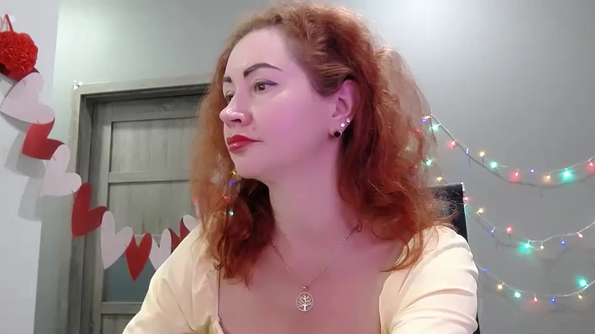 Gallery image thumbnail from XeniaMilf's myfreecams stream on, 04/21/2026, 15:58 image 10 of 20