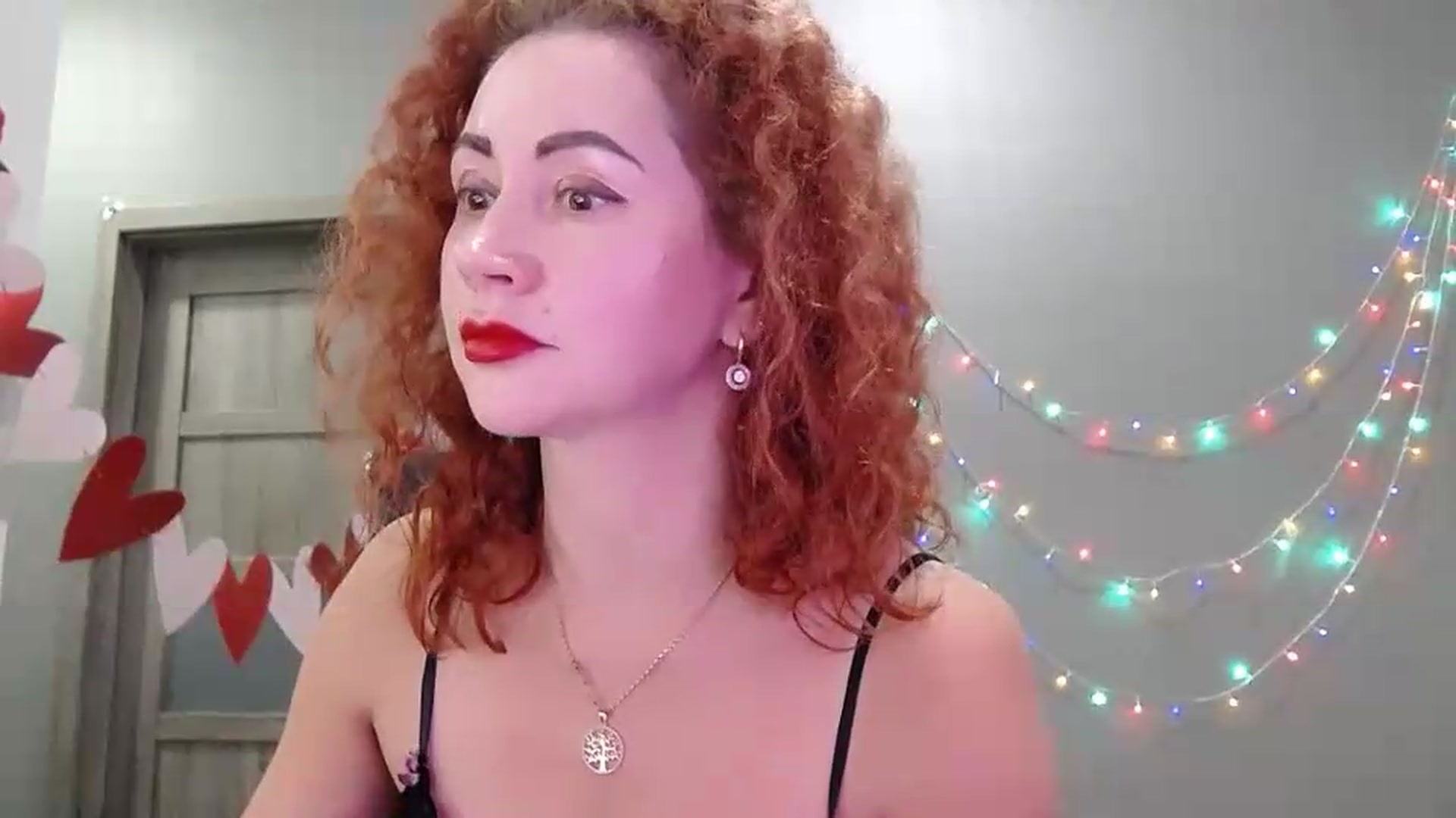 Gallery image thumbnail from XeniaMilf's myfreecams stream on, 04/30/2026, 15:05 image 9 of 20