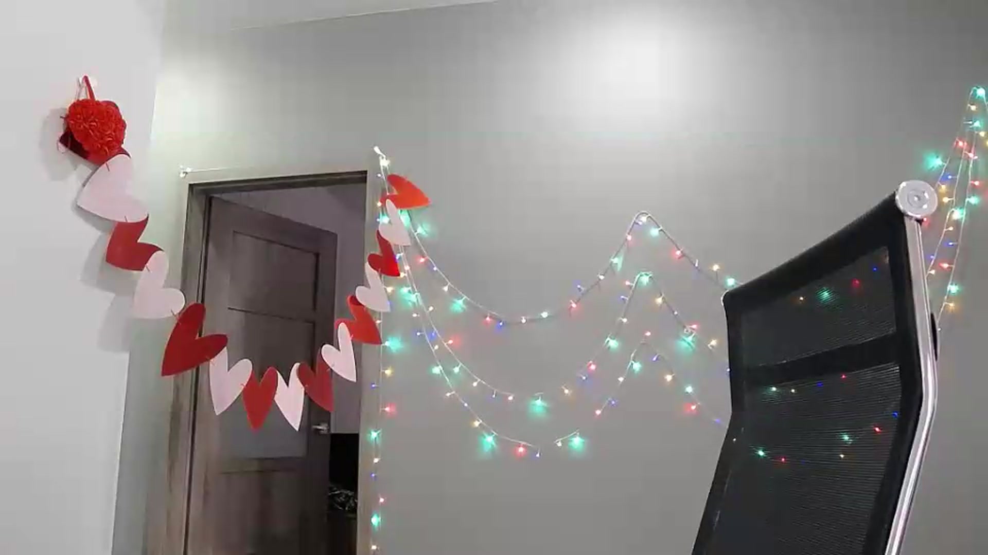 Gallery image thumbnail from XeniaMilf's myfreecams stream on, 05/16/2026, 16:01 image 6 of 20