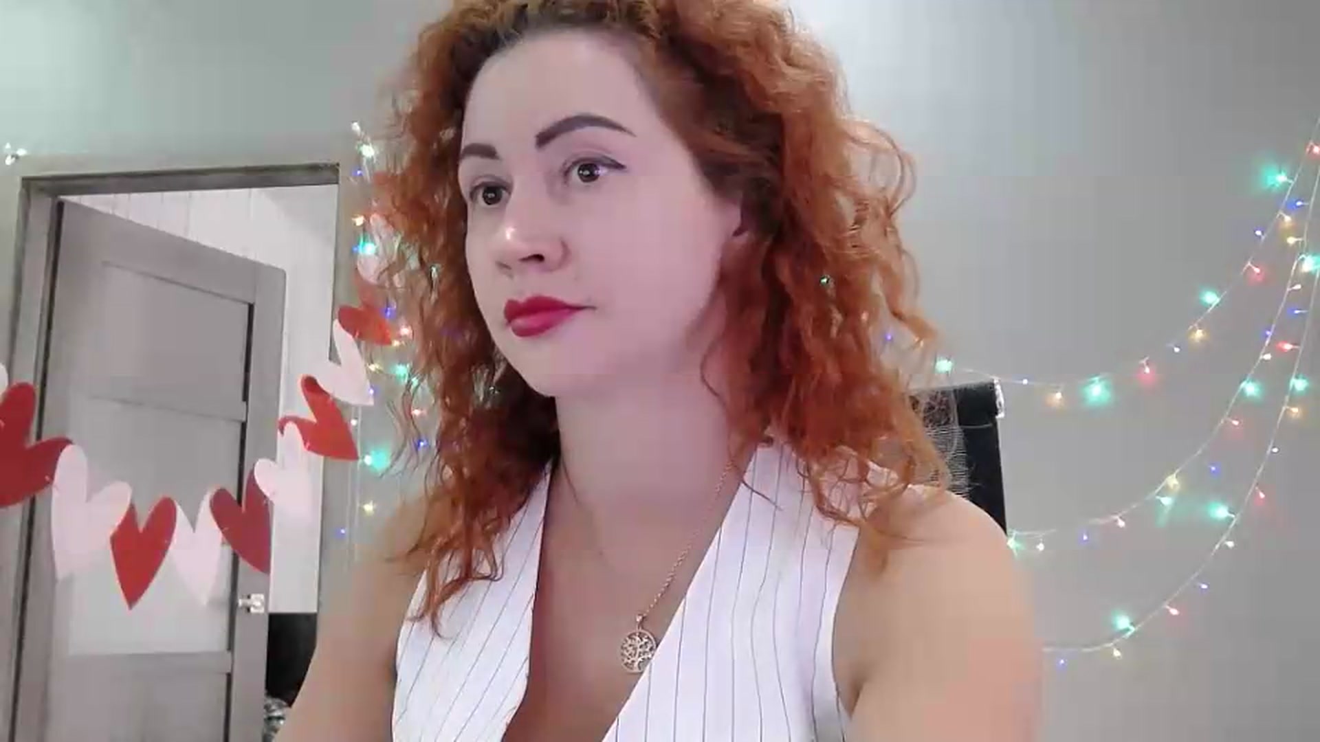 Gallery image thumbnail from XeniaMilf's myfreecams stream on, 05/22/2026, 14:16 image 13 of 20