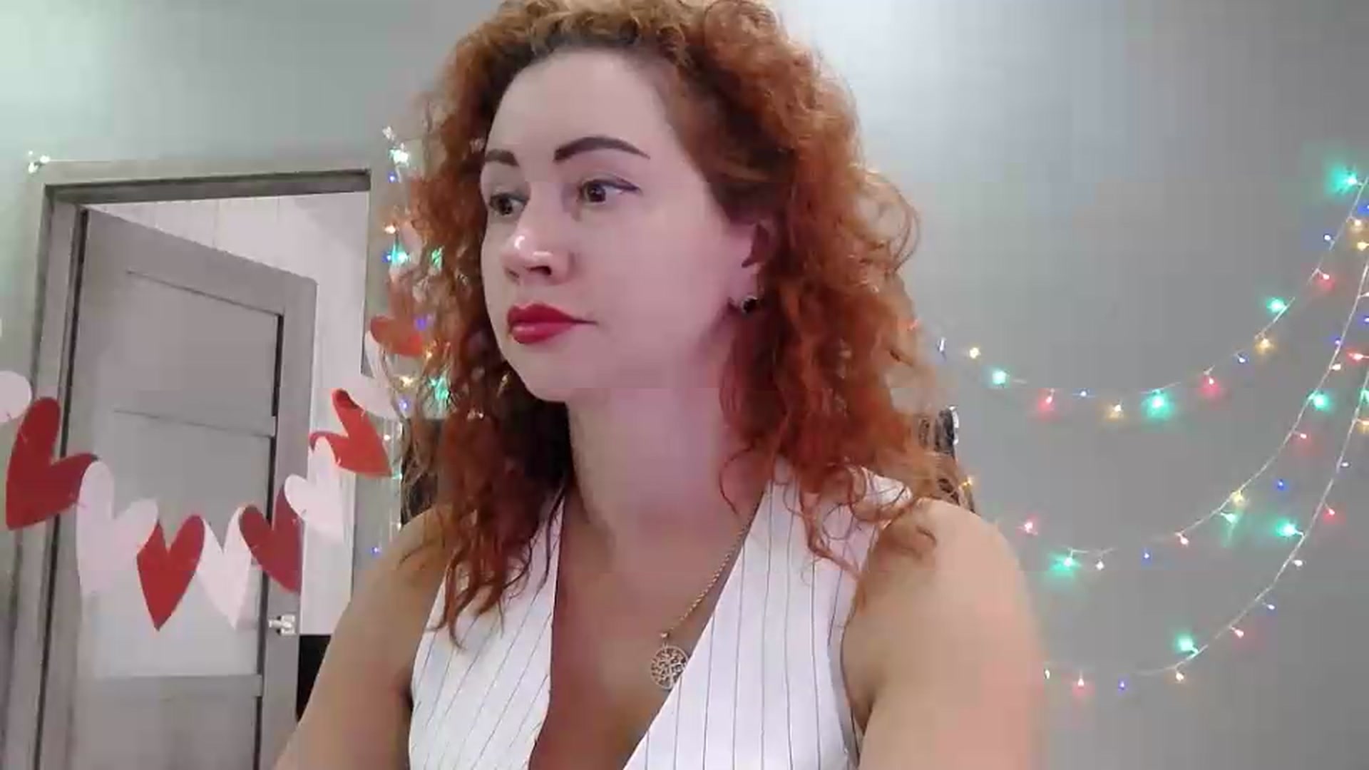 Gallery image thumbnail from XeniaMilf's myfreecams stream on, 05/22/2026, 14:16 image 17 of 20
