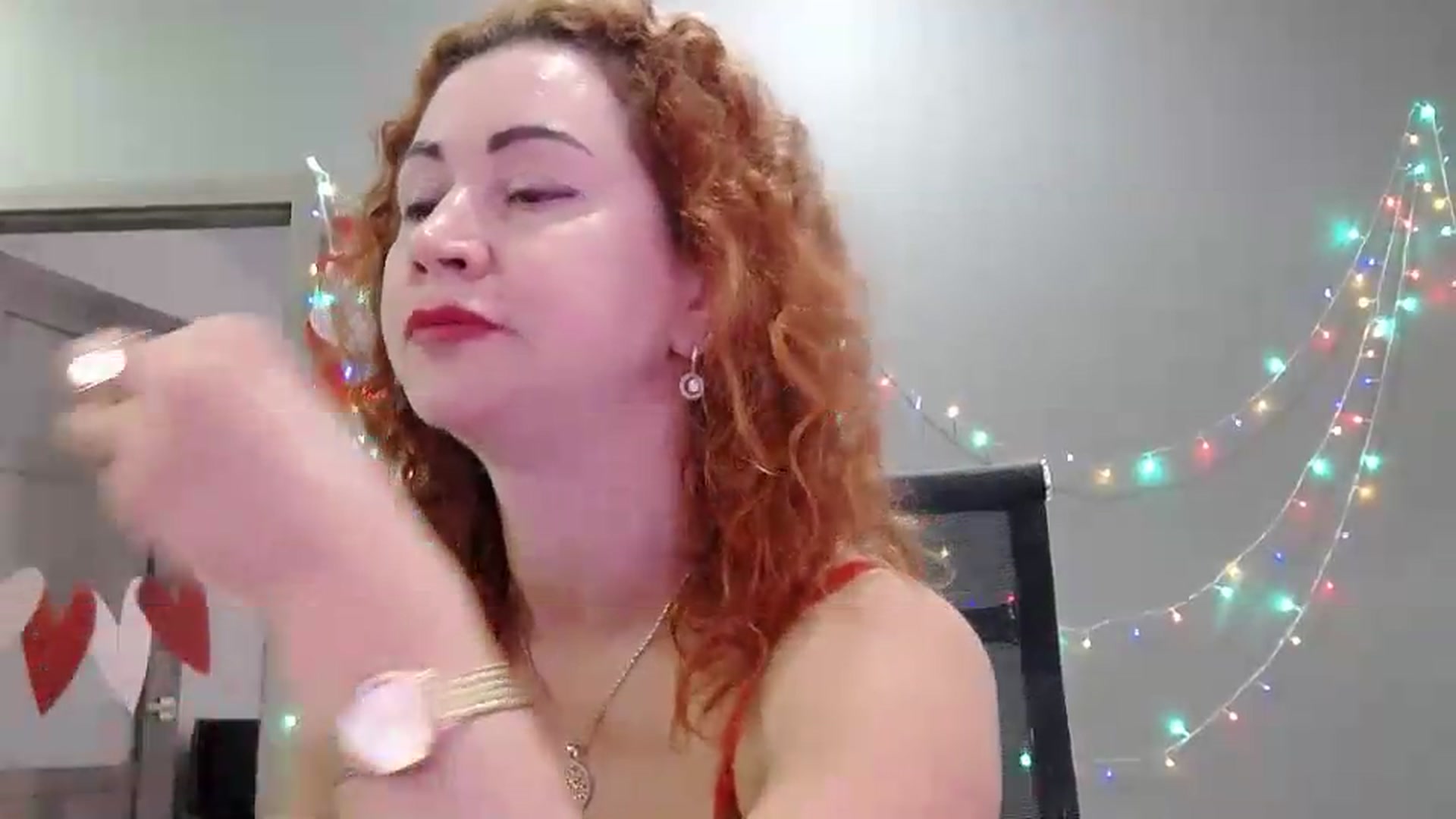 Gallery image thumbnail from XeniaMilf's myfreecams stream on, 05/29/2026, 14:46 image 13 of 20