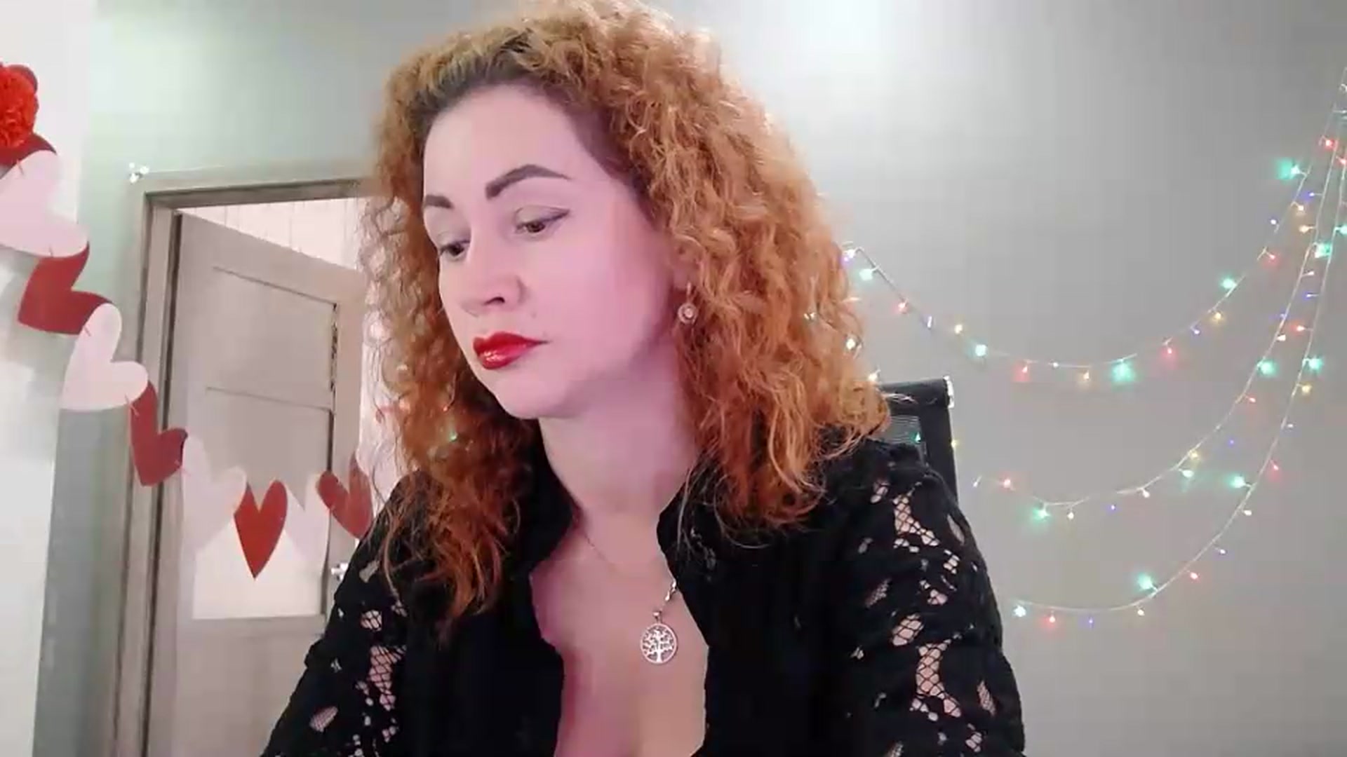 Gallery image thumbnail from XeniaMilf's myfreecams stream on, 06/19/2026, 14:15 image 12 of 20