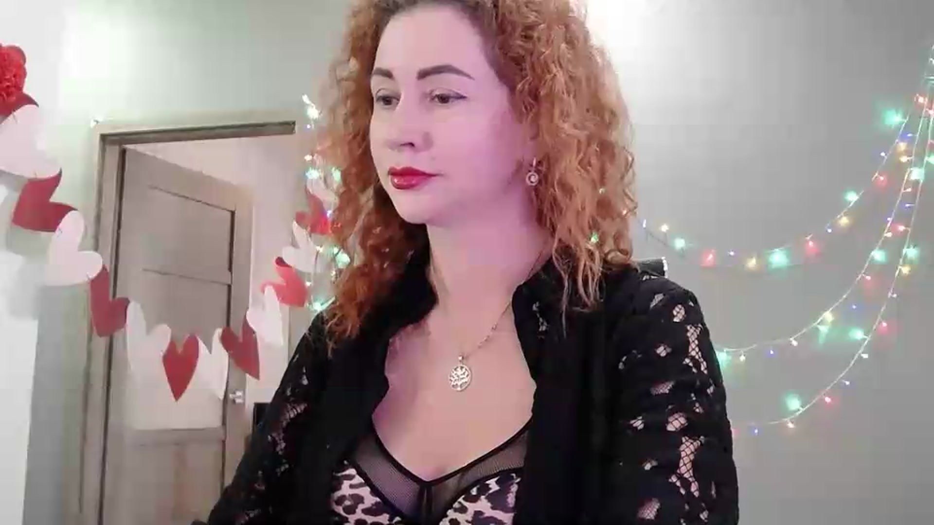 Gallery image thumbnail from XeniaMilf's myfreecams stream on, 06/19/2026, 14:15 image 11 of 20