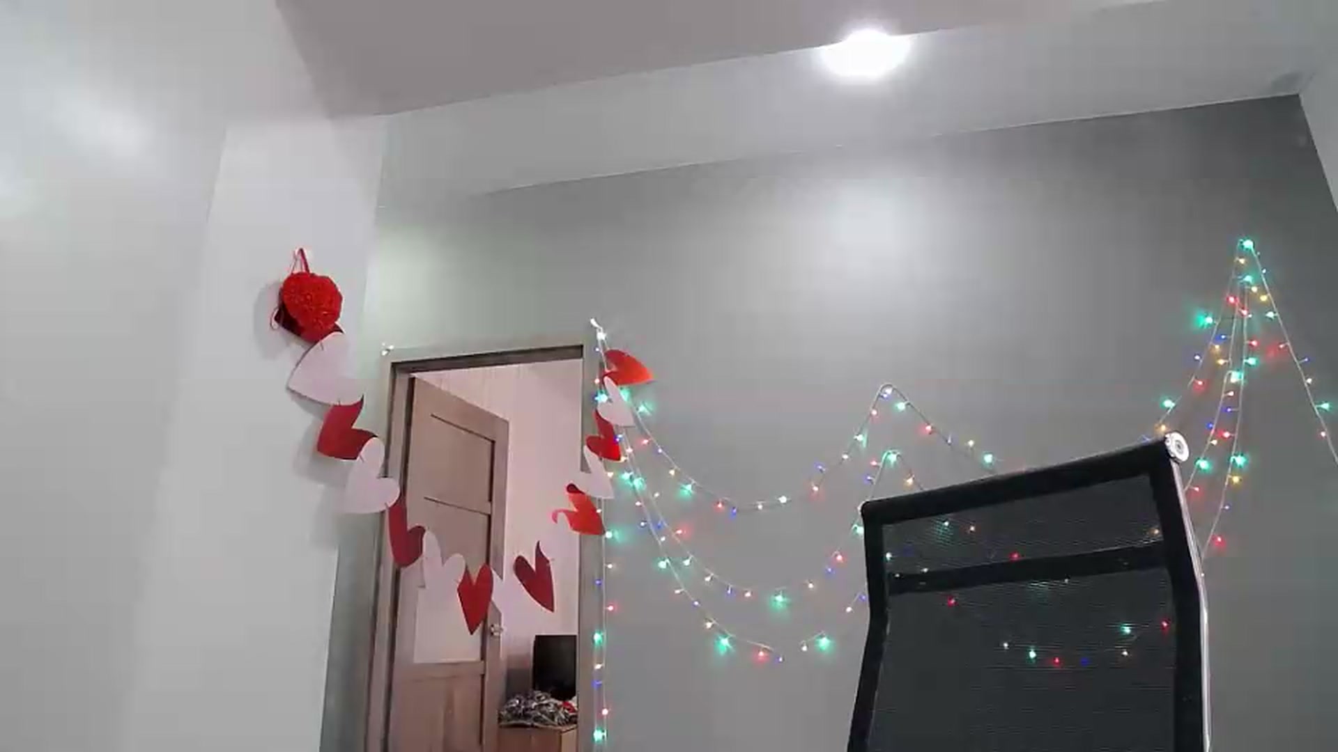 Gallery image thumbnail from XeniaMilf's myfreecams stream on, 06/26/2026, 15:14 image 15 of 20