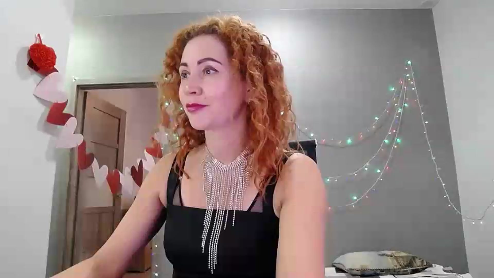 Gallery image thumbnail from XeniaMilf's myfreecams stream on, 07/06/2026, 16:25 image 16 of 20