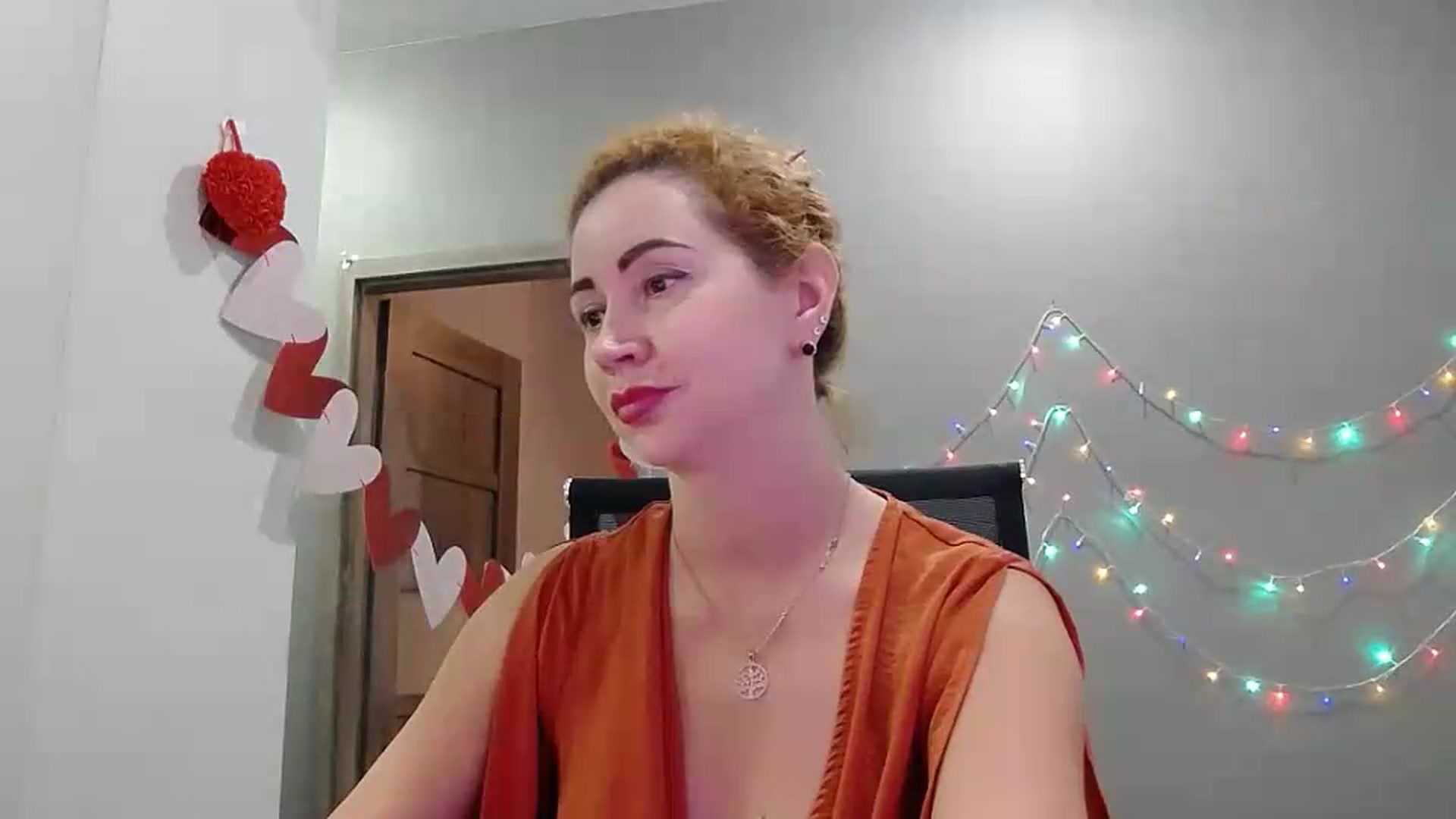 Gallery image thumbnail from XeniaMilf's myfreecams stream on, 07/10/2026, 15:38 image 14 of 20