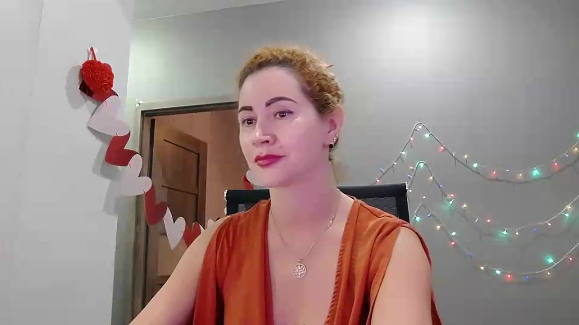 Gallery image thumbnail from XeniaMilf's myfreecams stream on, 07/10/2026, 15:38 image 16 of 20