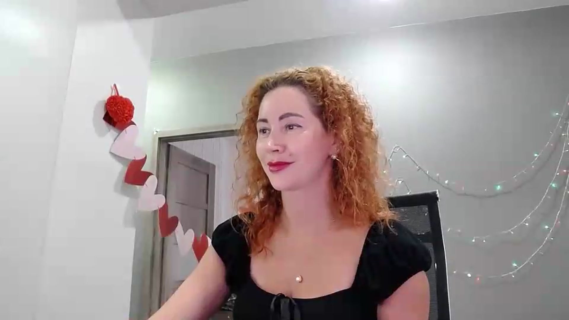 Gallery image thumbnail from XeniaMilf's myfreecams stream on, 07/22/2026, 14:52 image 4 of 20