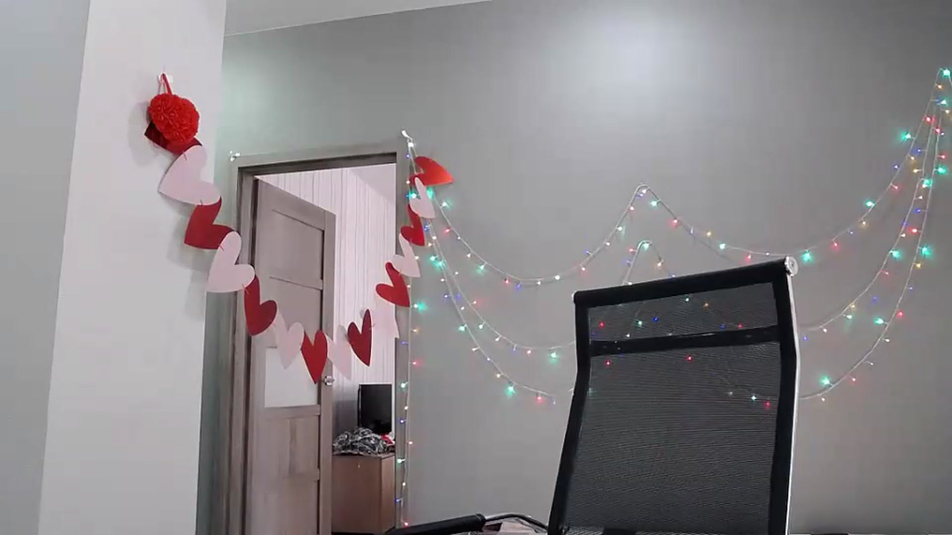 Gallery image thumbnail from XeniaMilf's myfreecams stream on, 07/22/2026, 14:52 image 13 of 20