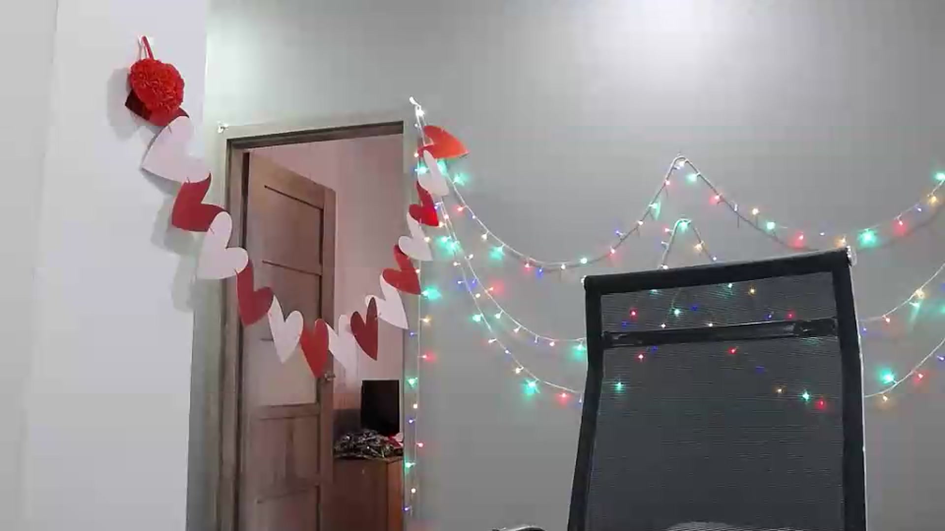 Gallery image thumbnail from XeniaMilf's myfreecams stream on, 07/29/2026, 13:14 image 9 of 20