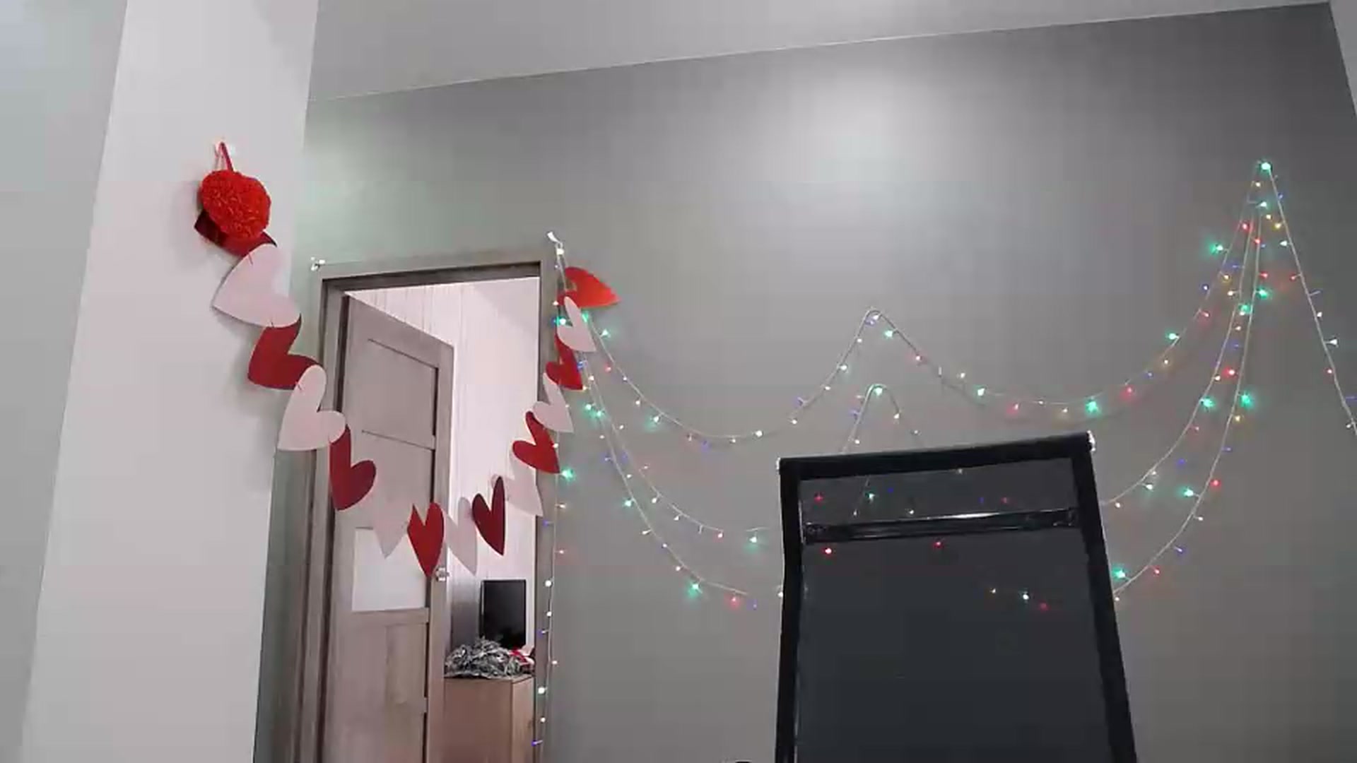 Gallery image thumbnail from XeniaMilf's myfreecams stream on, 07/31/2026, 12:56 image 15 of 20