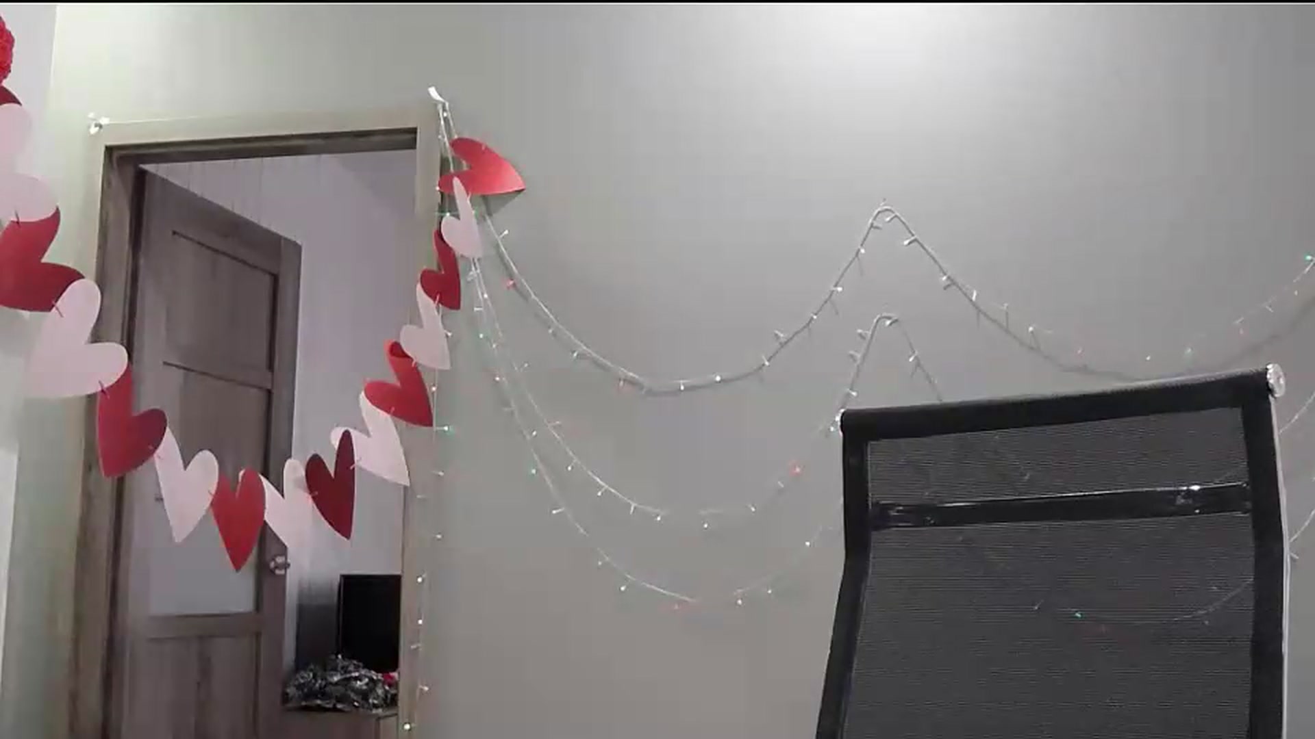 Gallery image thumbnail from XeniaMilf's myfreecams stream on, 08/14/2026, 14:31 image 18 of 20