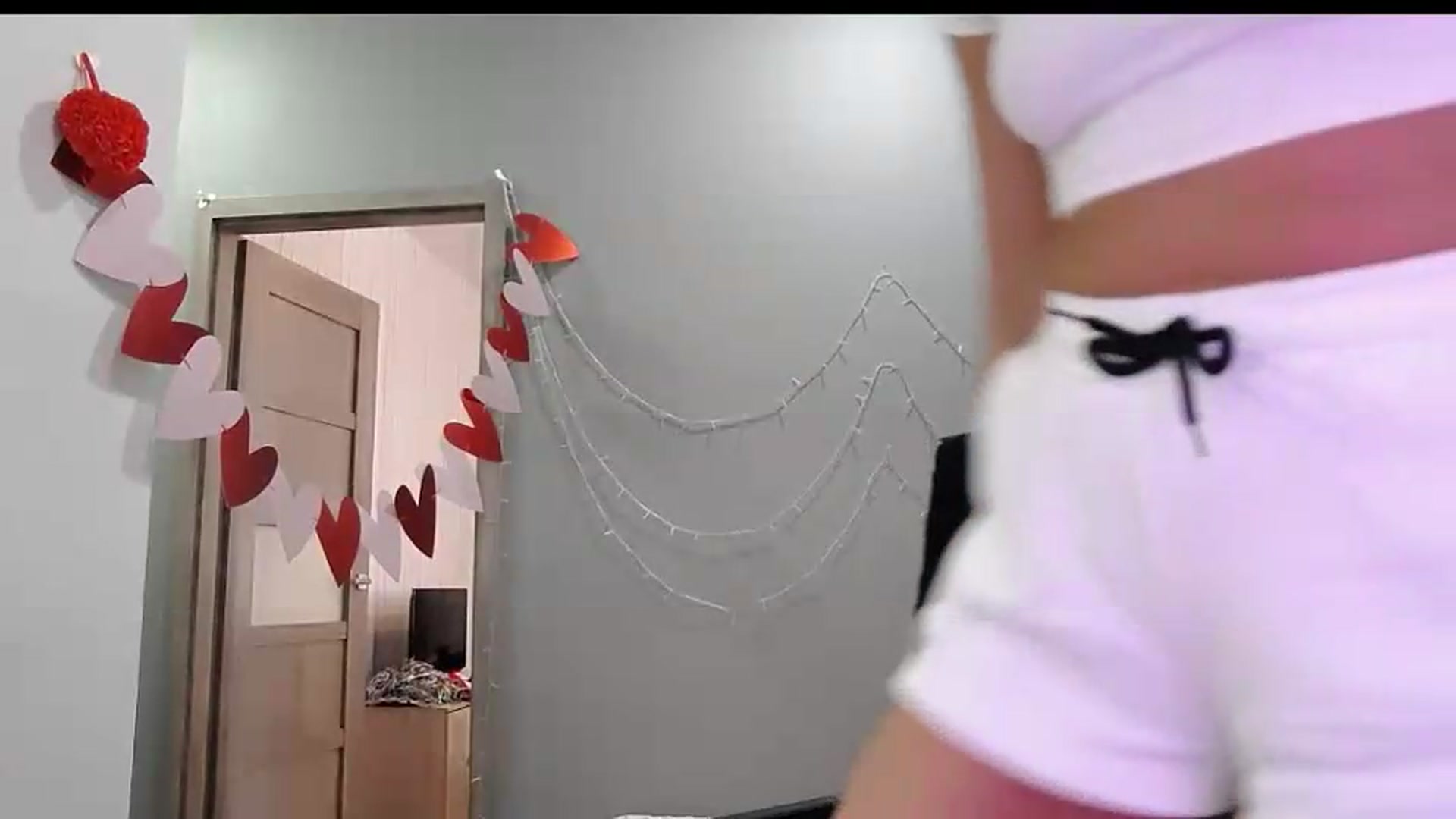 Gallery image thumbnail from XeniaMilf's myfreecams stream on, 08/16/2026, 14:48 image 8 of 20