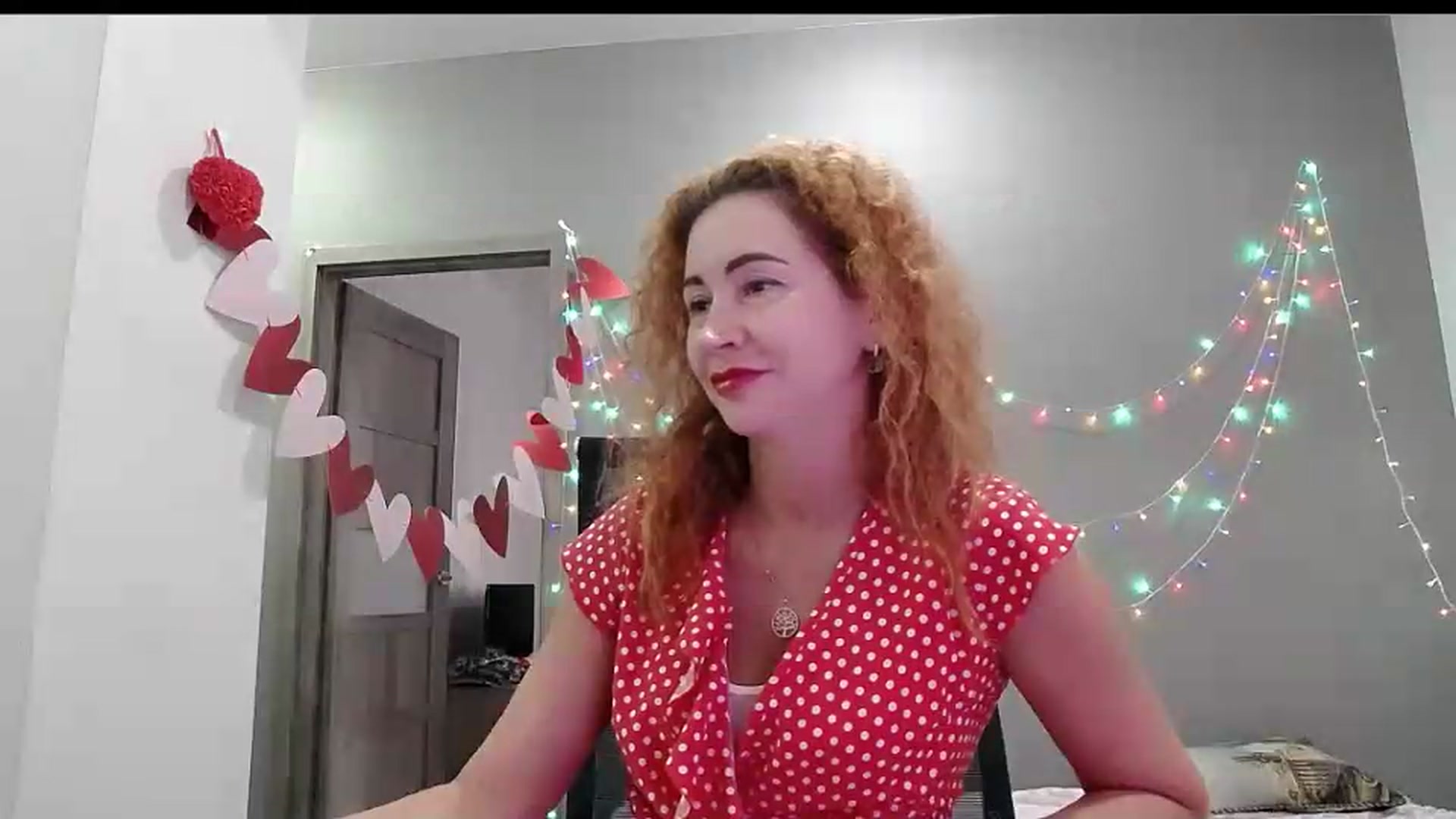 Gallery image thumbnail from XeniaMilf's myfreecams stream on, 08/19/2026, 15:30 image 4 of 20