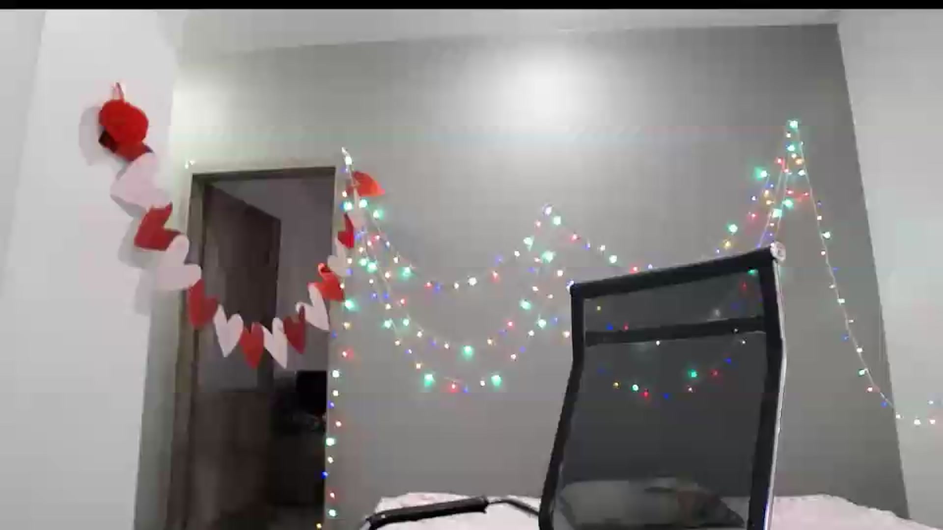 Gallery image thumbnail from XeniaMilf's myfreecams stream on, 08/20/2026, 16:11 image 13 of 20