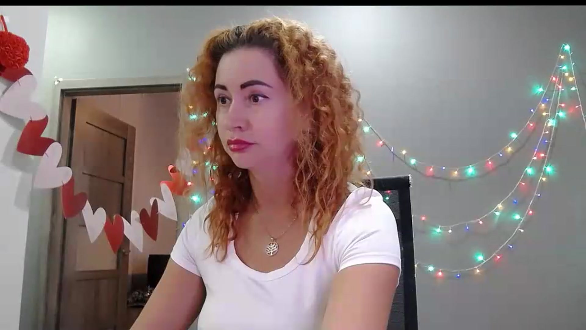 Gallery image thumbnail from XeniaMilf's myfreecams stream on, 08/23/2026, 15:43 image 19 of 20