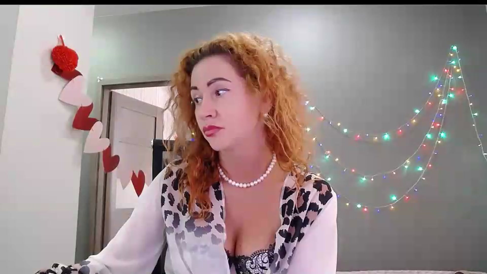 Gallery image thumbnail from XeniaMilf's myfreecams stream on, 08/25/2026, 13:05 image 16 of 20