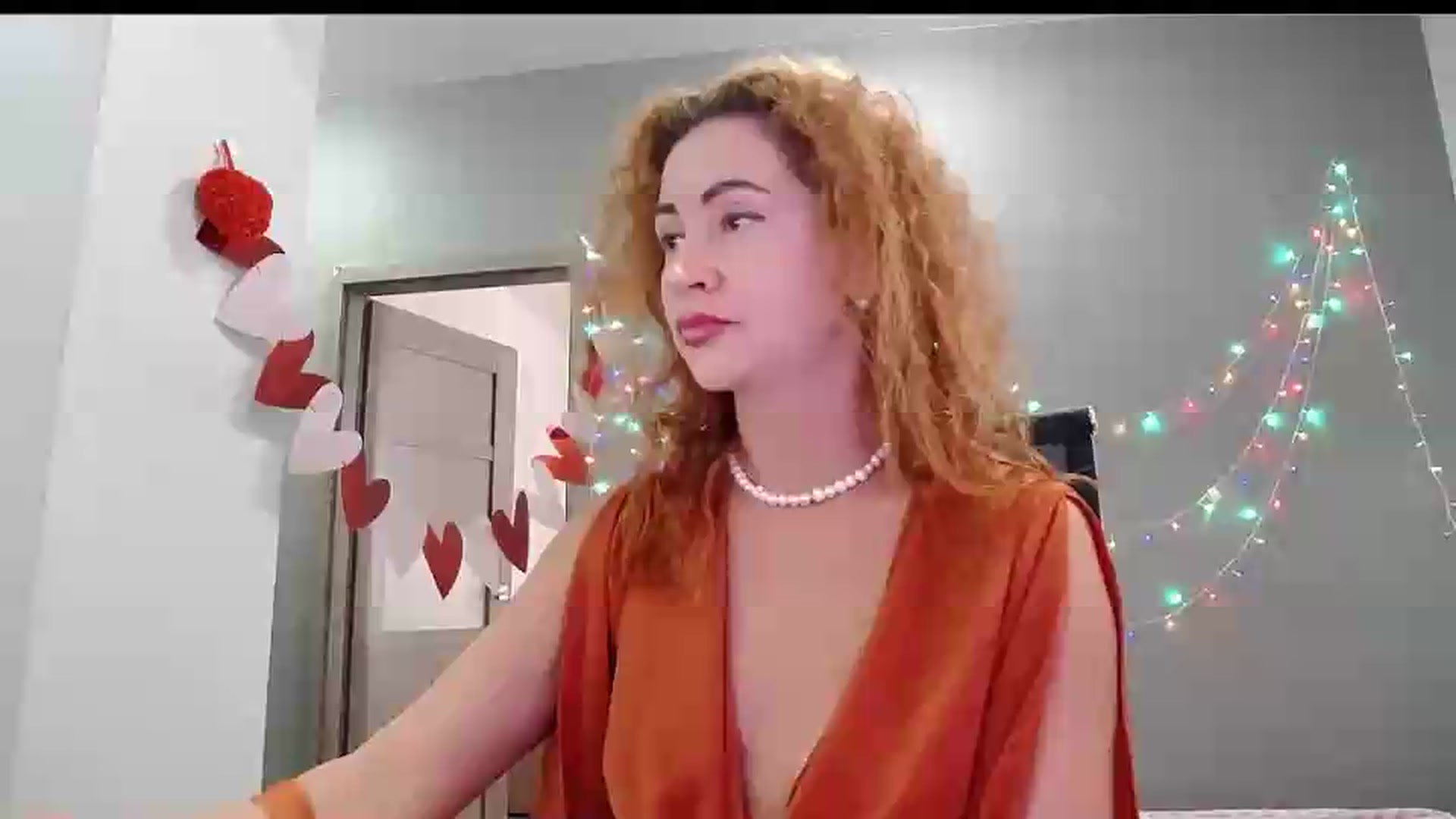 Gallery image thumbnail from XeniaMilf's myfreecams stream on, 08/25/2026, 14:21 image 17 of 20